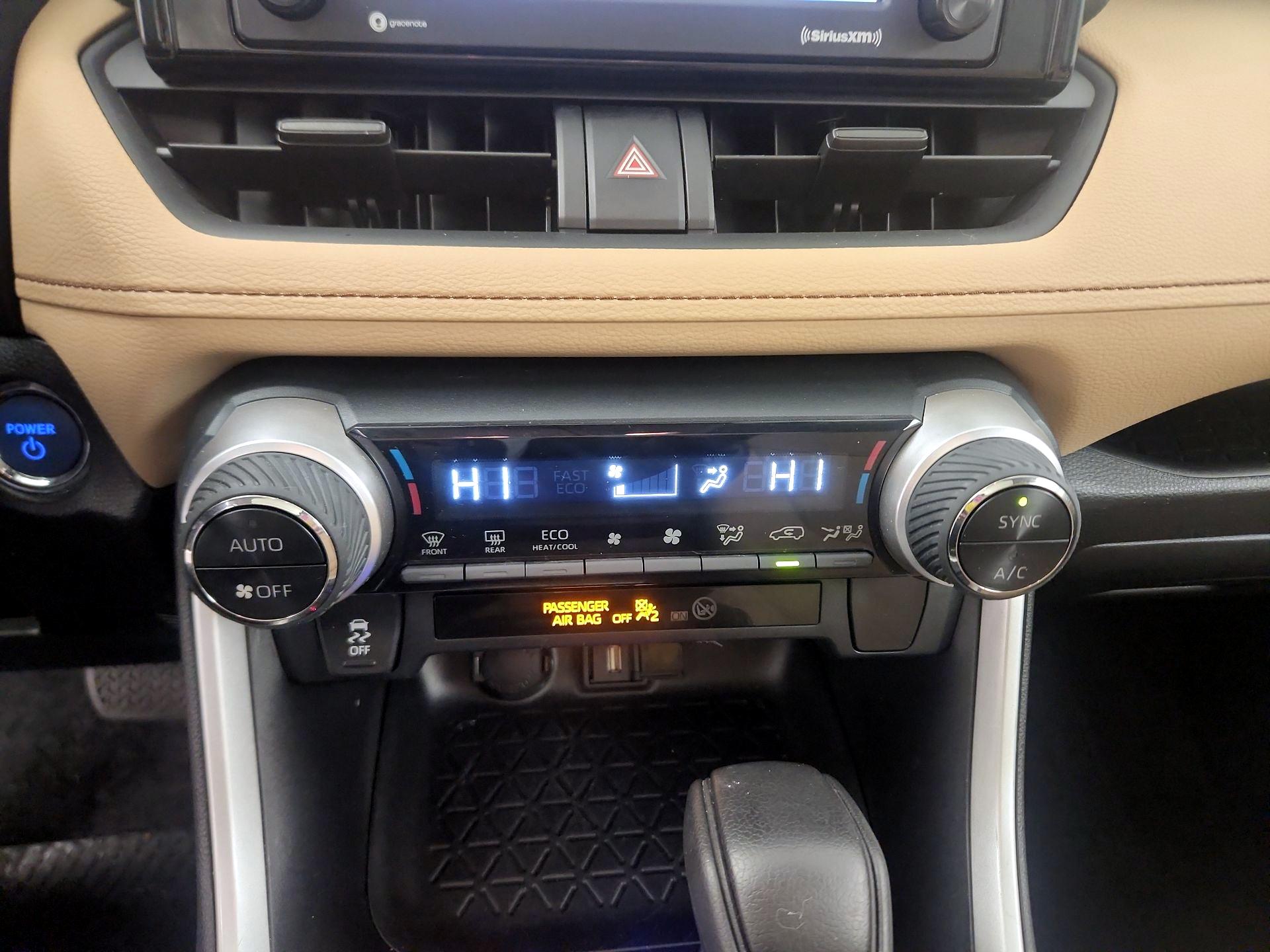 Thumbnail: 2020 Toyota RAV4 - 14