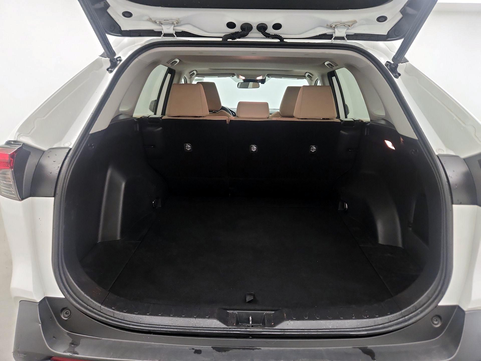 Thumbnail: 2020 Toyota RAV4 - 19