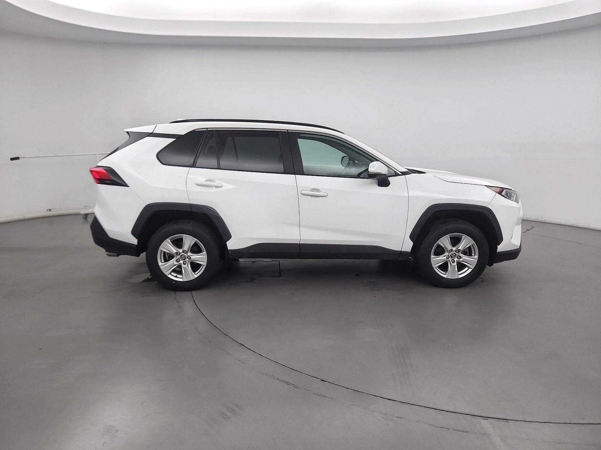 Thumbnail: 2020 Toyota RAV4 - 4