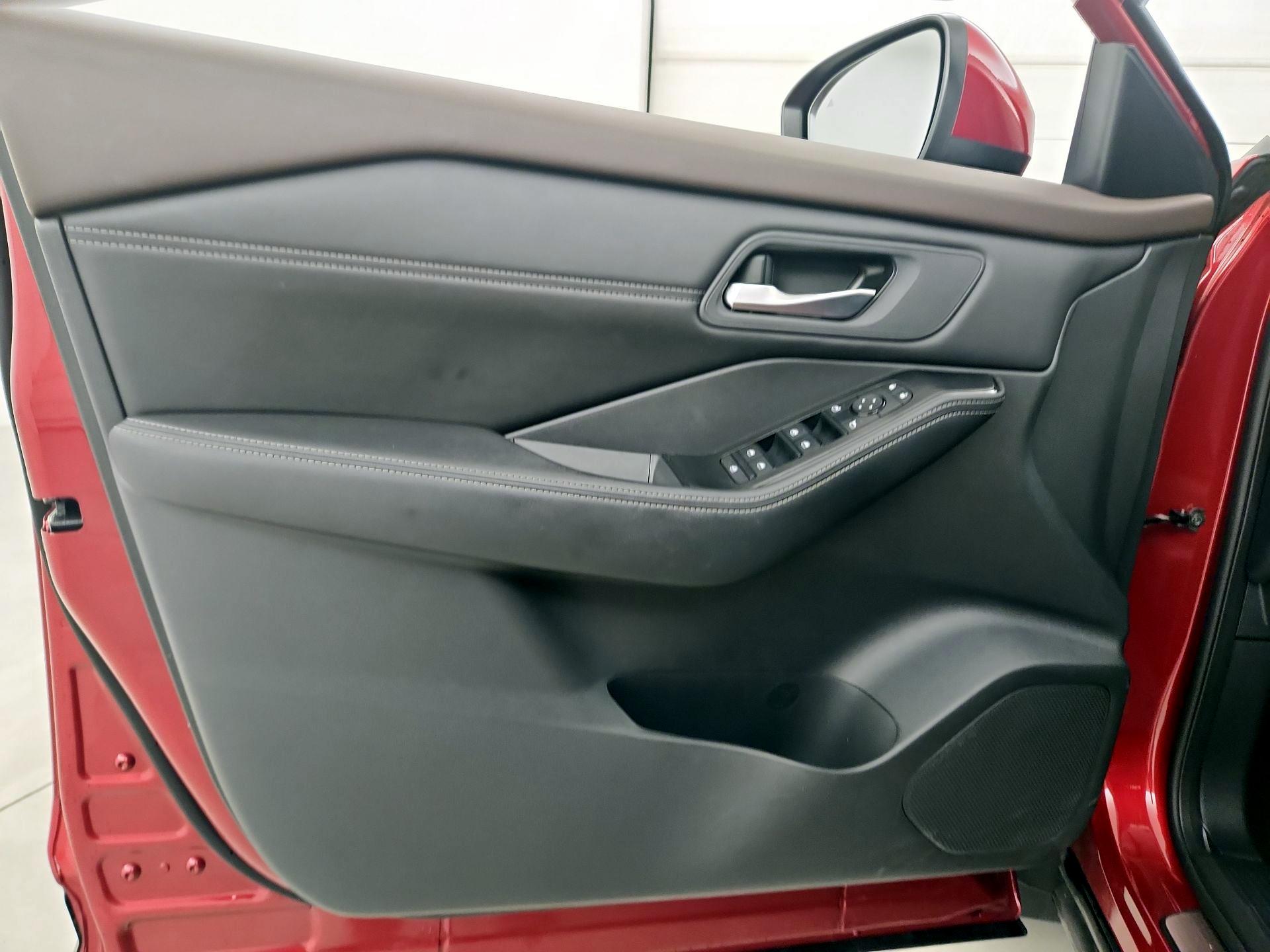 Thumbnail: 2023 Nissan Rogue - 11