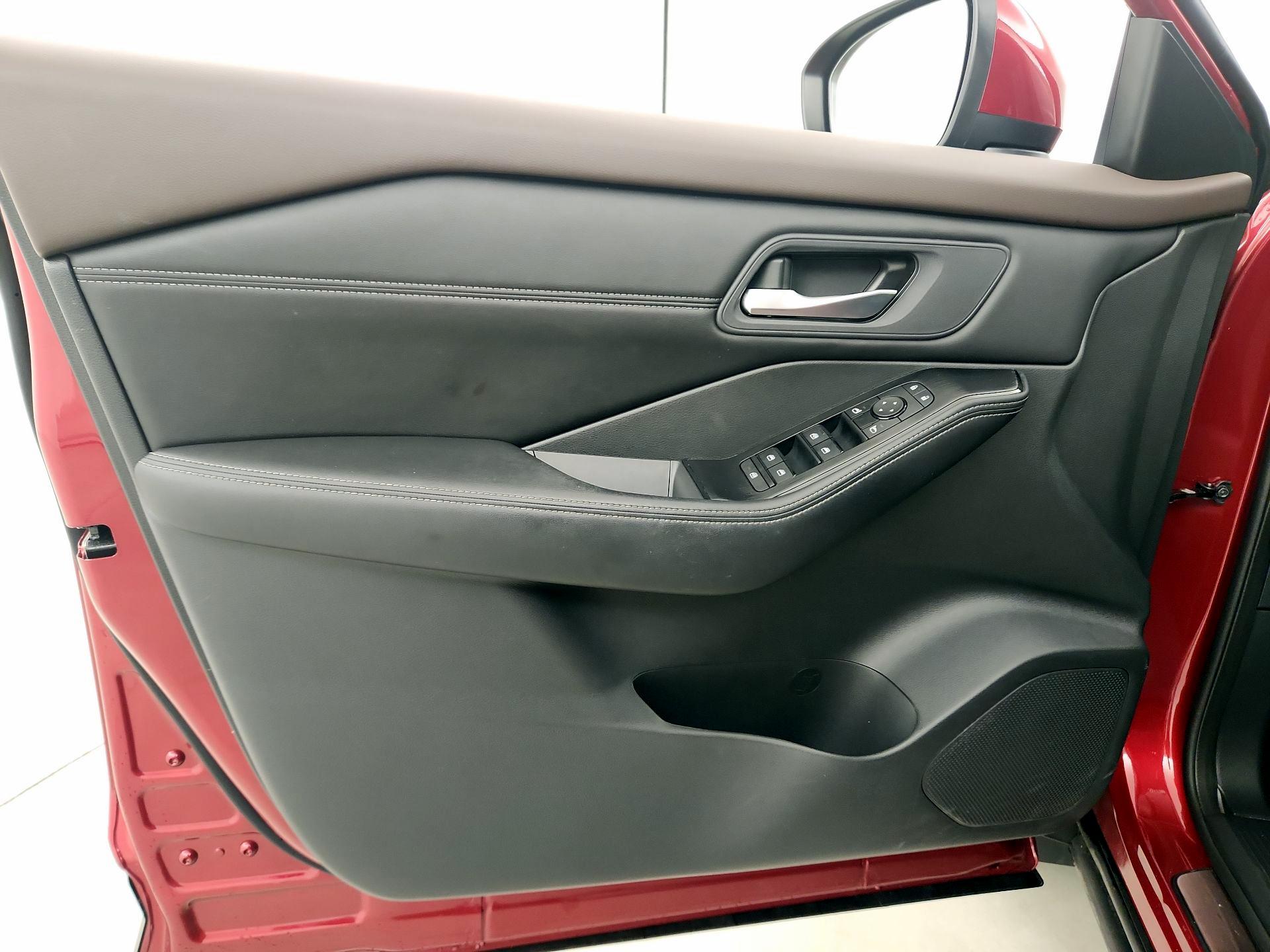 Thumbnail: 2023 Nissan Rogue - 12