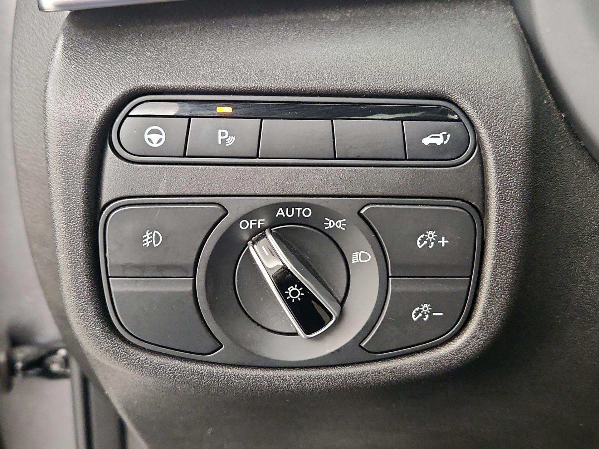 Thumbnail: 2022 INFINITI QX50 - 13