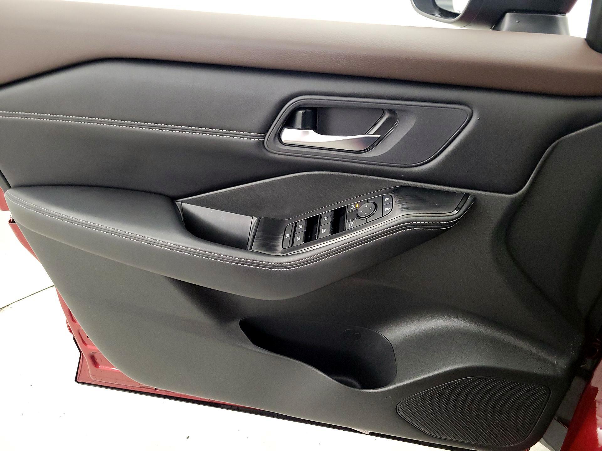 Thumbnail: 2023 Nissan Rogue - 12