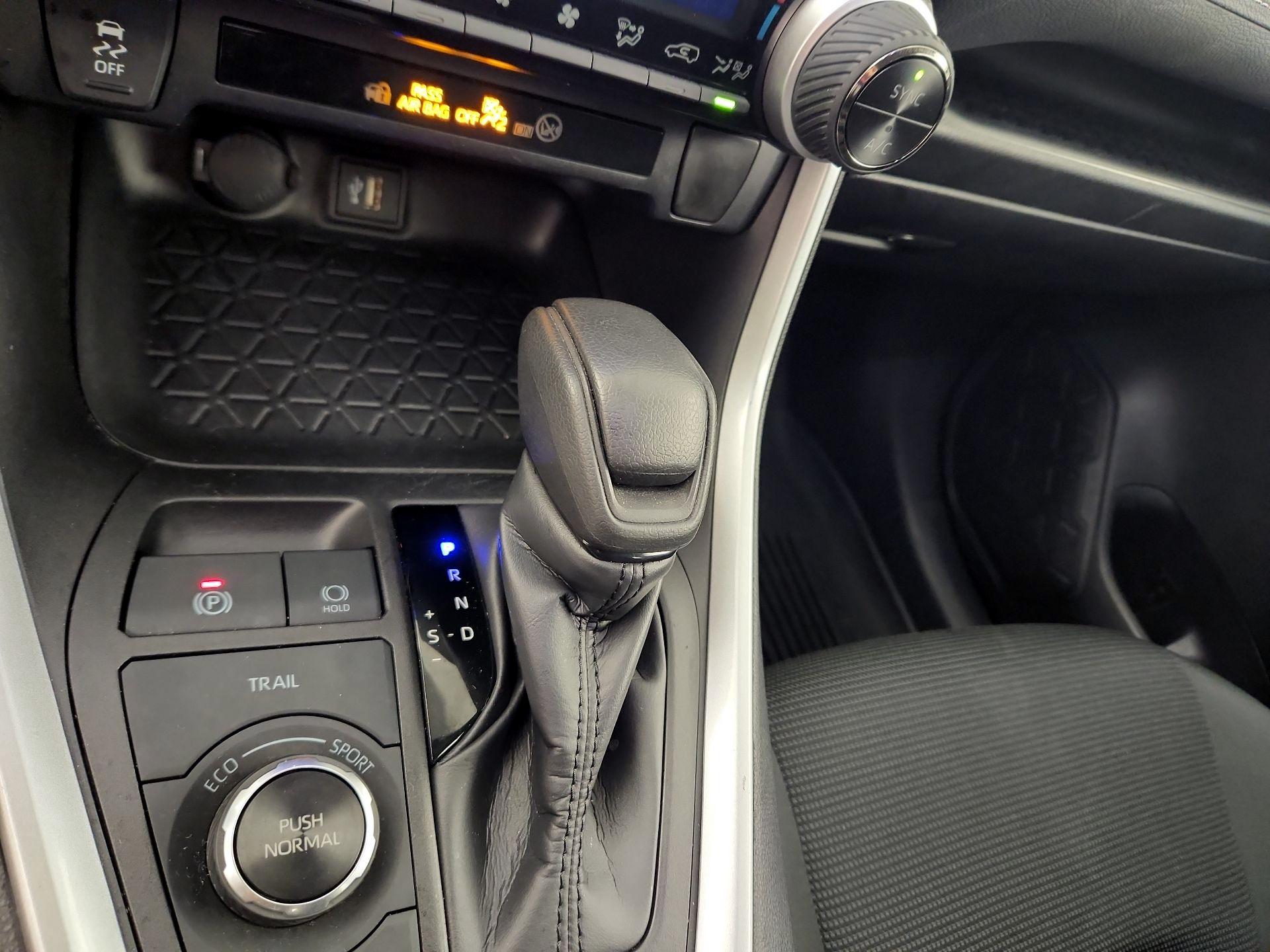 Thumbnail: 2024 Toyota RAV4 - 16