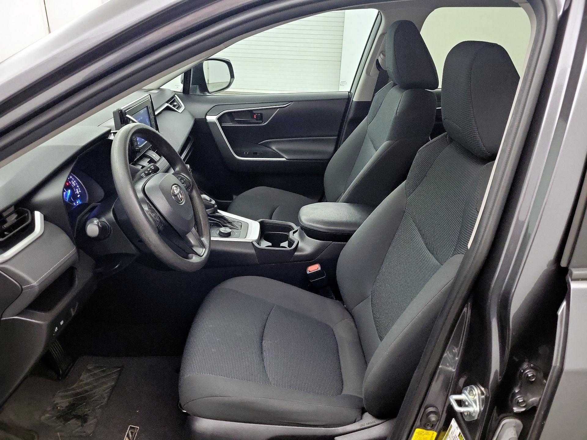 Thumbnail: 2021 Toyota RAV4 - 9