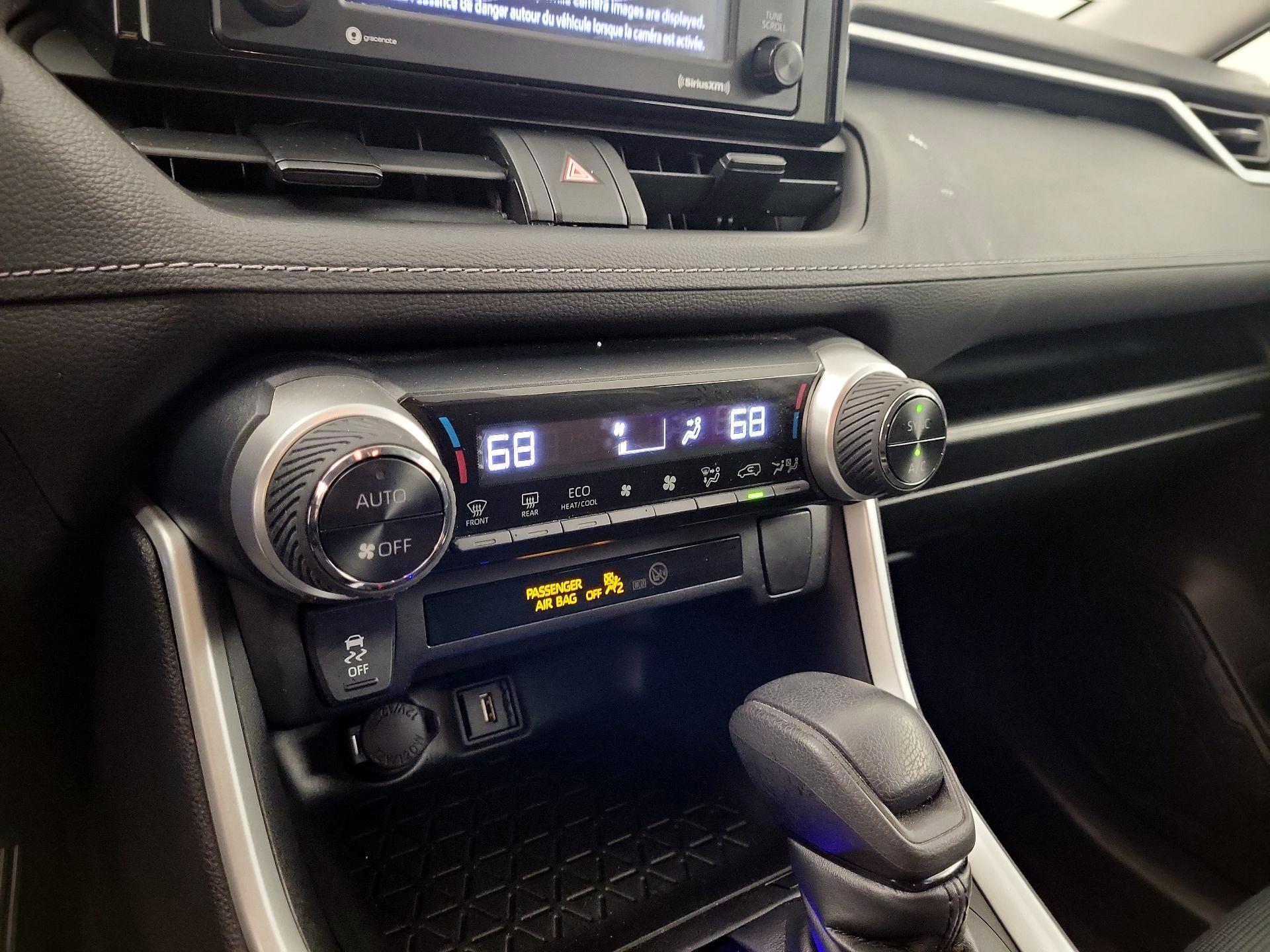 Thumbnail: 2021 Toyota RAV4 - 14