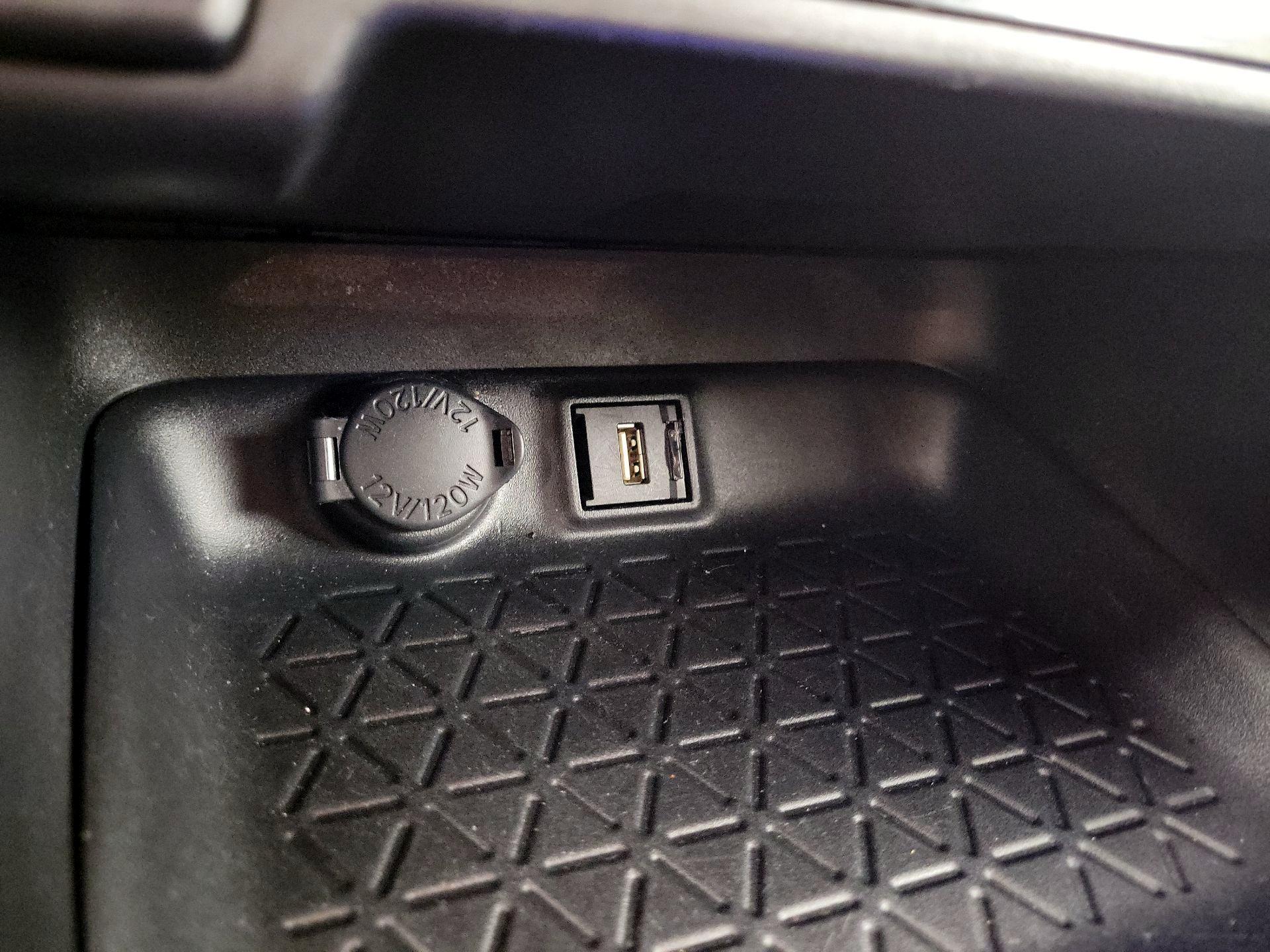 Thumbnail: 2021 Toyota RAV4 - 16