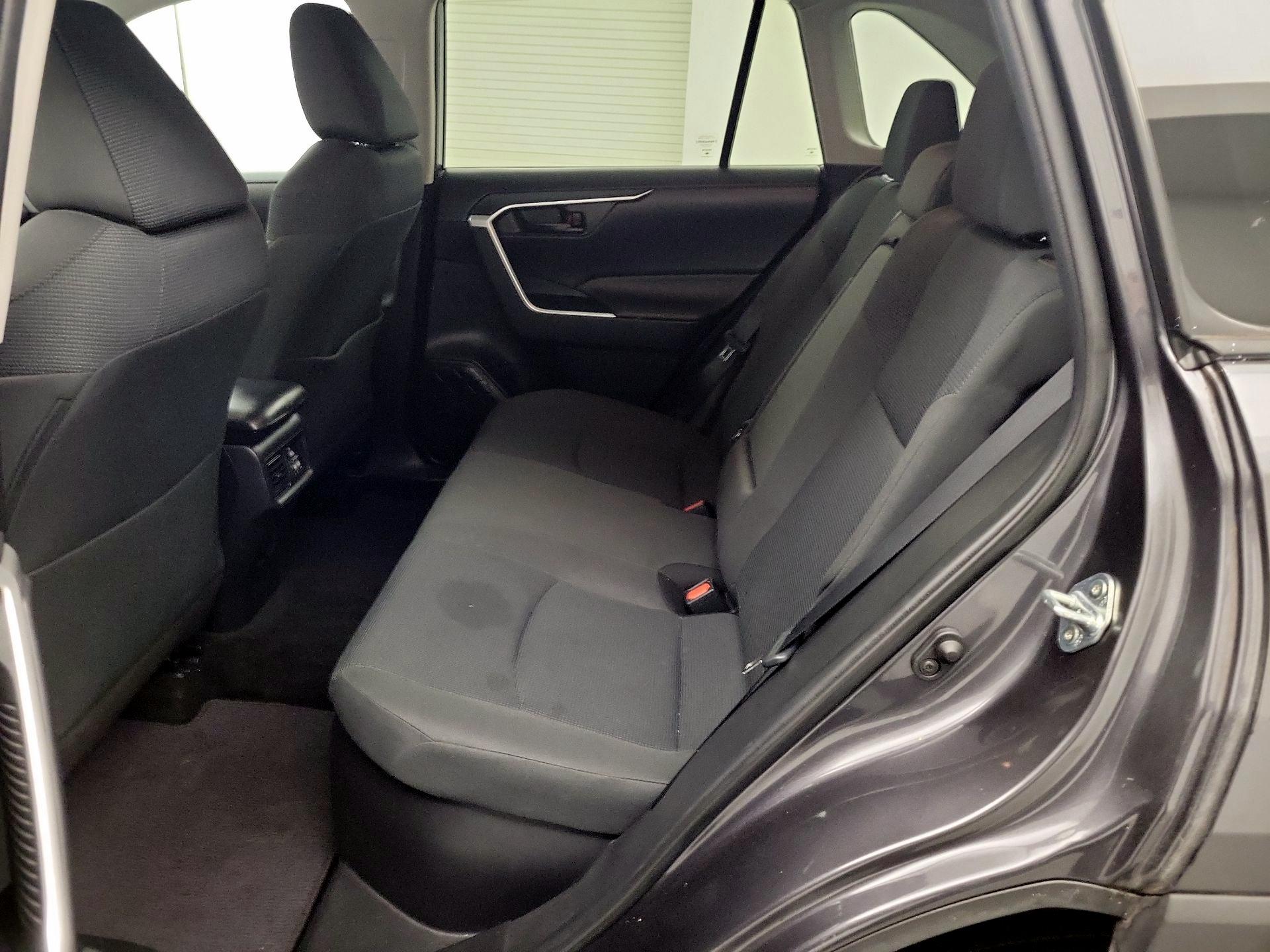 Thumbnail: 2021 Toyota RAV4 - 17