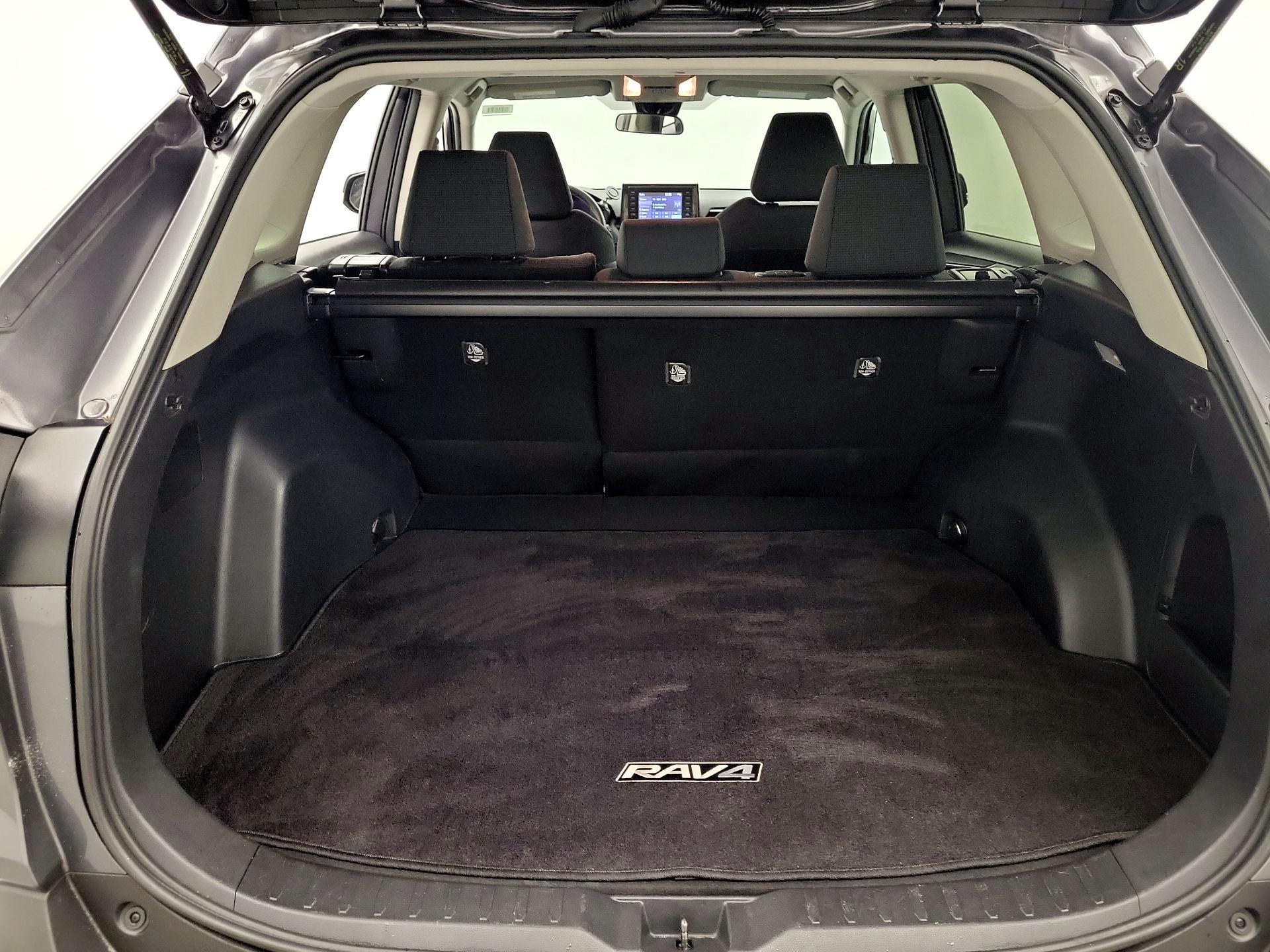 Thumbnail: 2021 Toyota RAV4 - 18