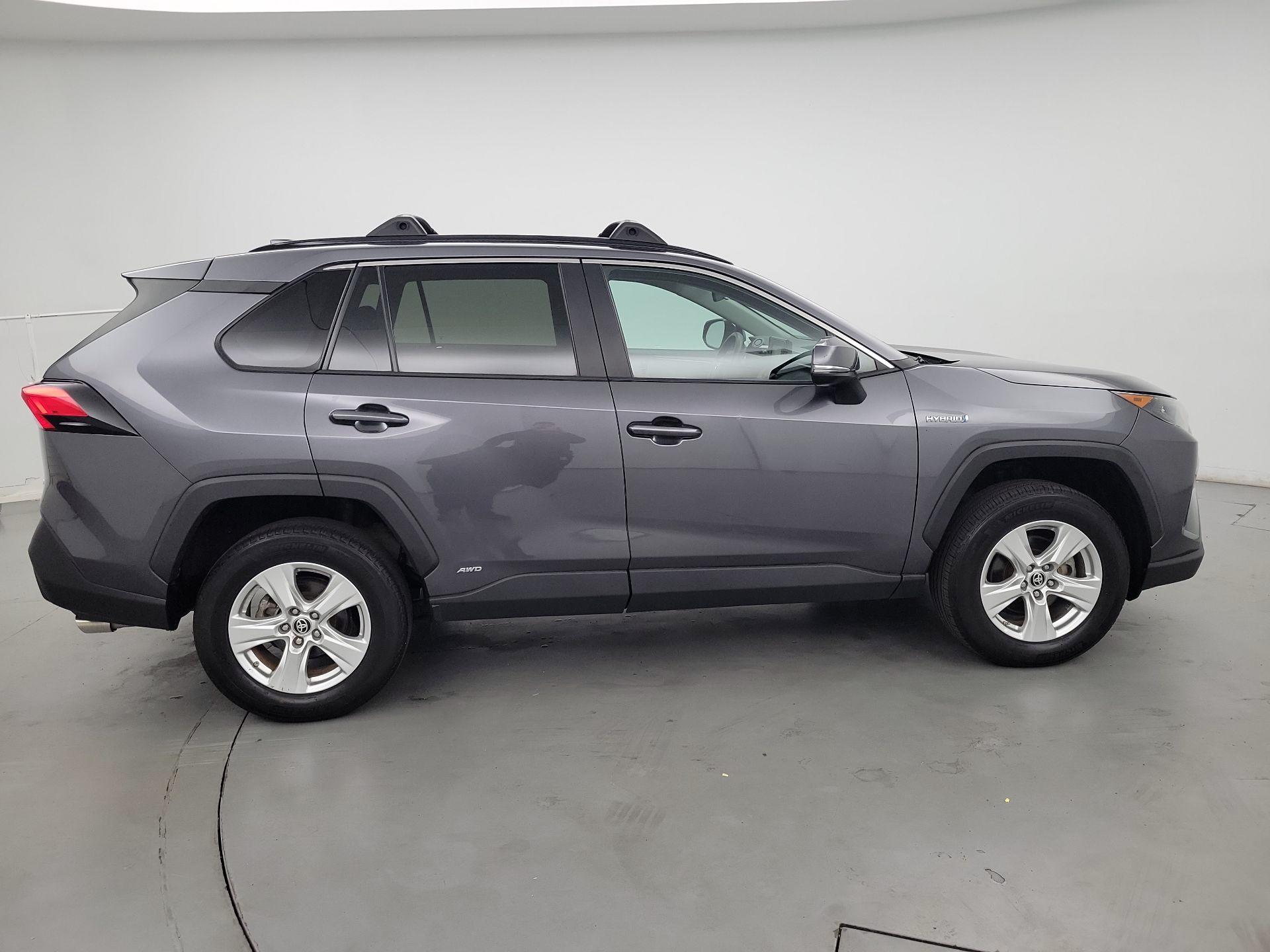 Thumbnail: 2021 Toyota RAV4 - 4