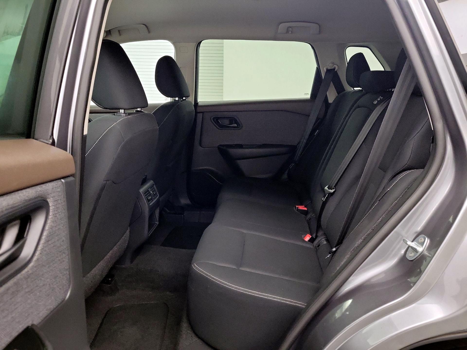 Thumbnail: 2023 Nissan Rogue - 17