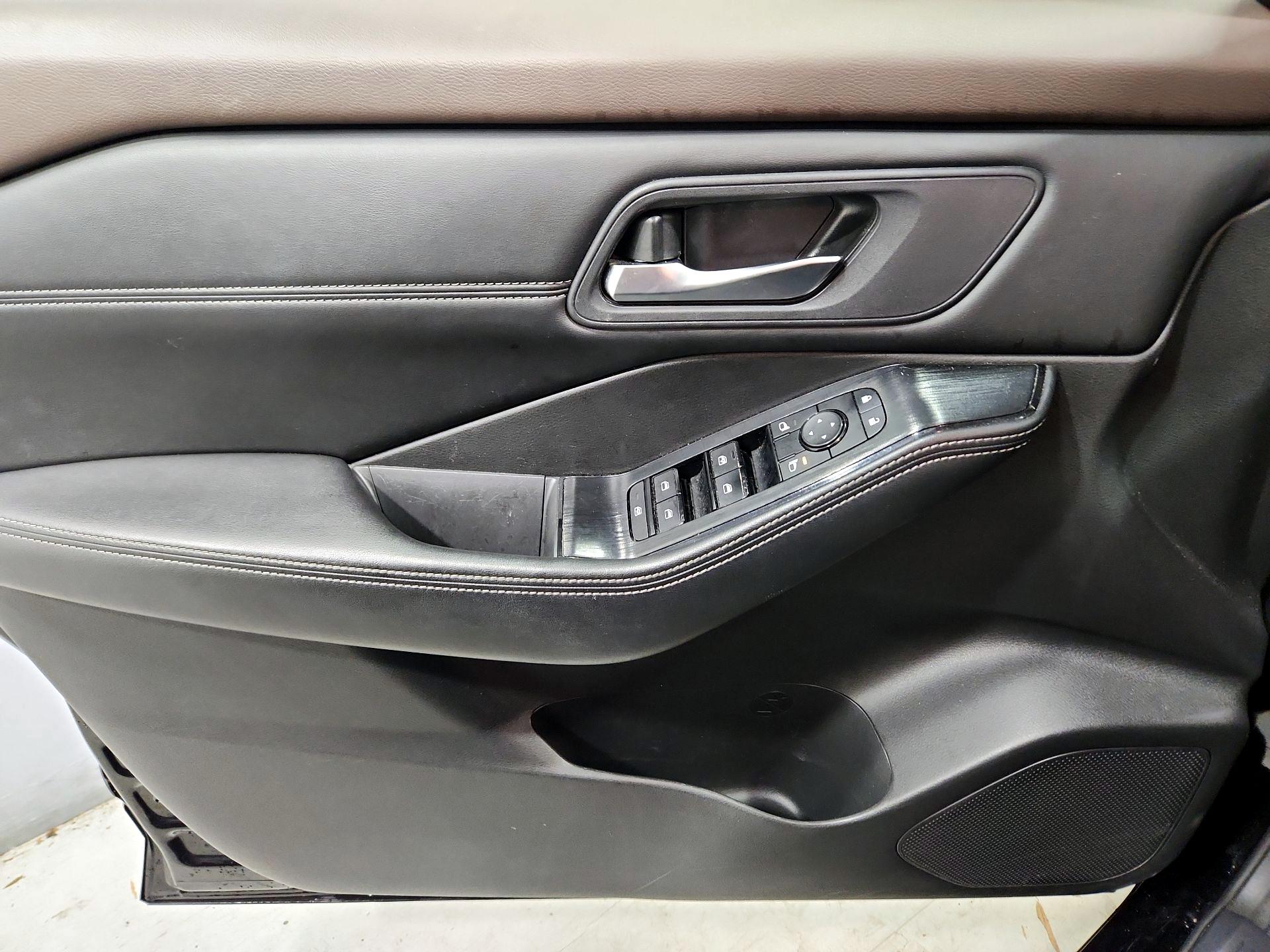 Thumbnail: 2023 Nissan Rogue - 12