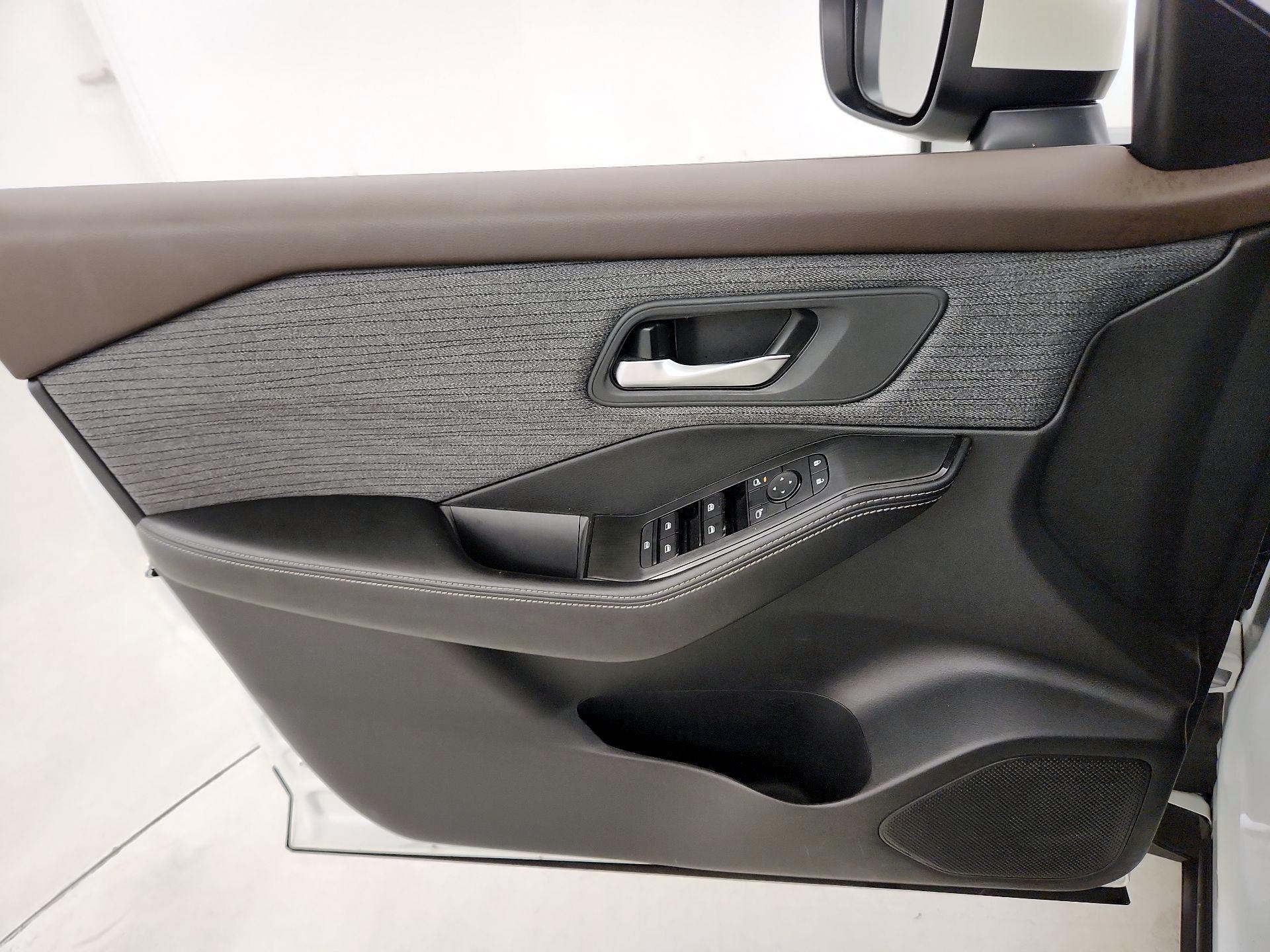 Thumbnail: 2023 Nissan Rogue - 12