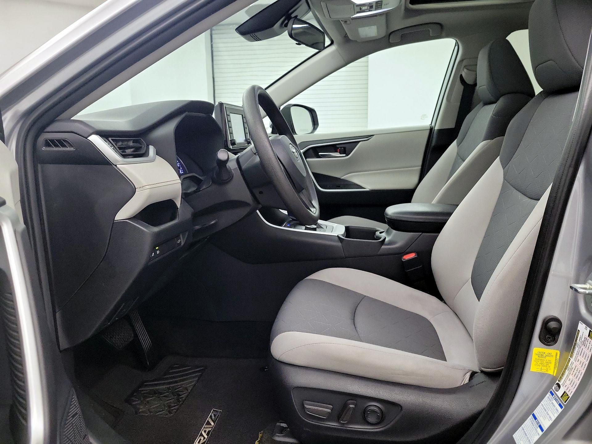 Thumbnail: 2022 Toyota RAV4 - 9