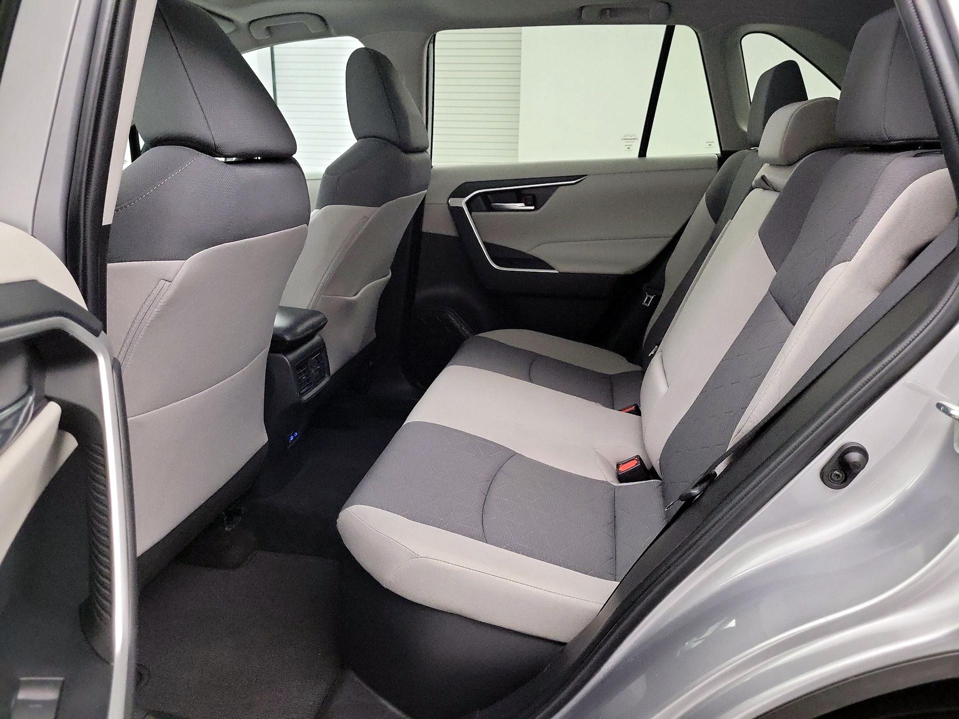 Thumbnail: 2022 Toyota RAV4 - 18