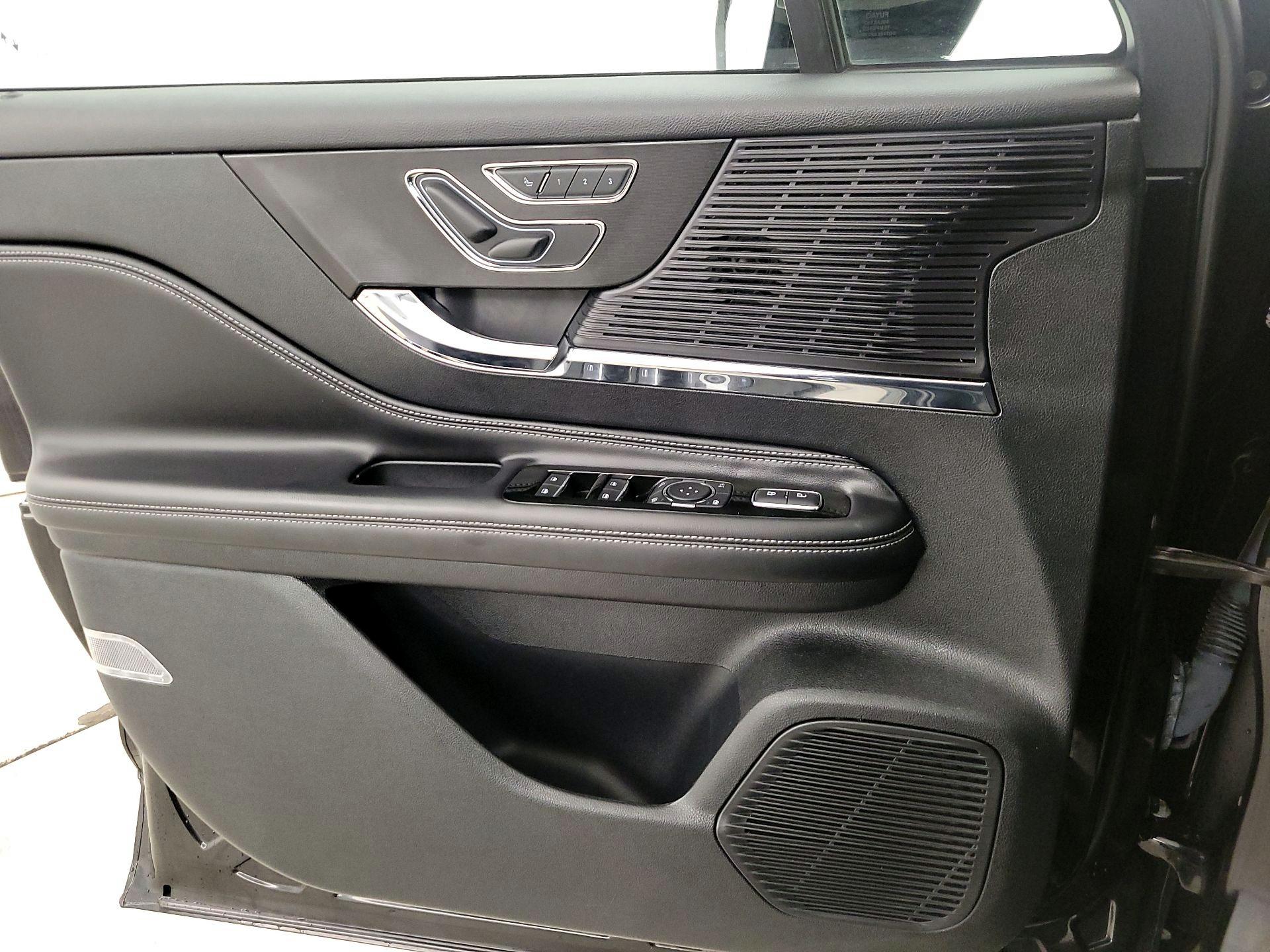 Thumbnail: 2021 Lincoln Corsair - 12