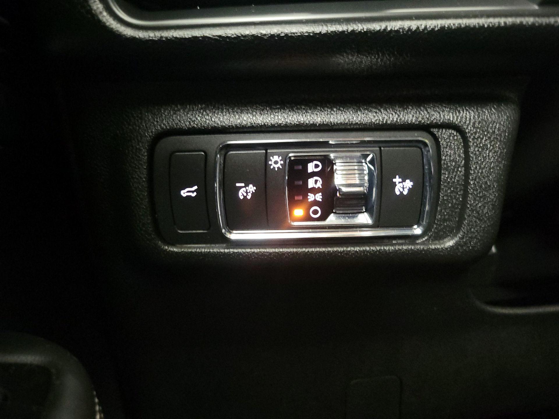 Thumbnail: 2021 Lincoln Corsair - 13