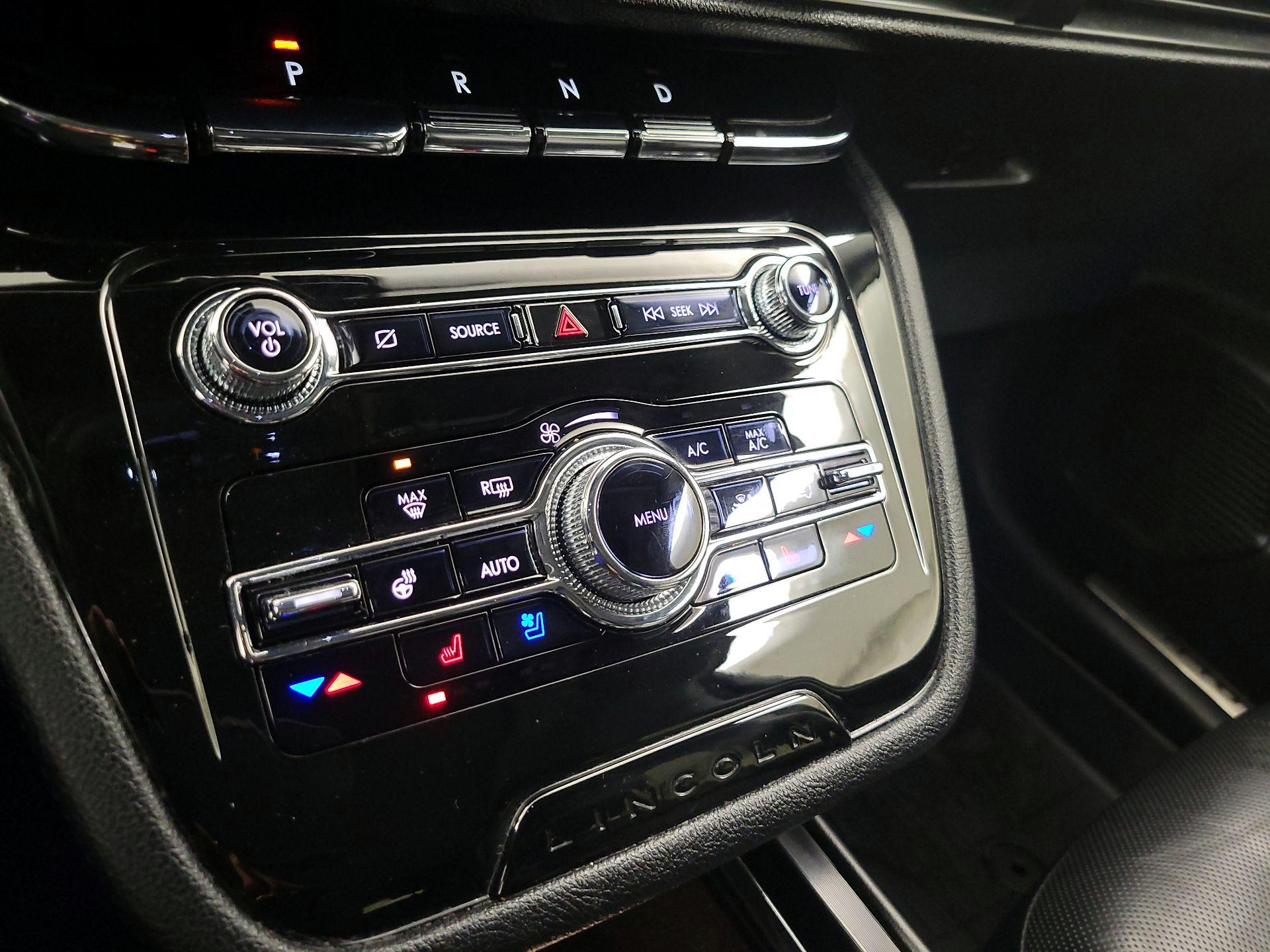 Thumbnail: 2021 Lincoln Corsair - 17