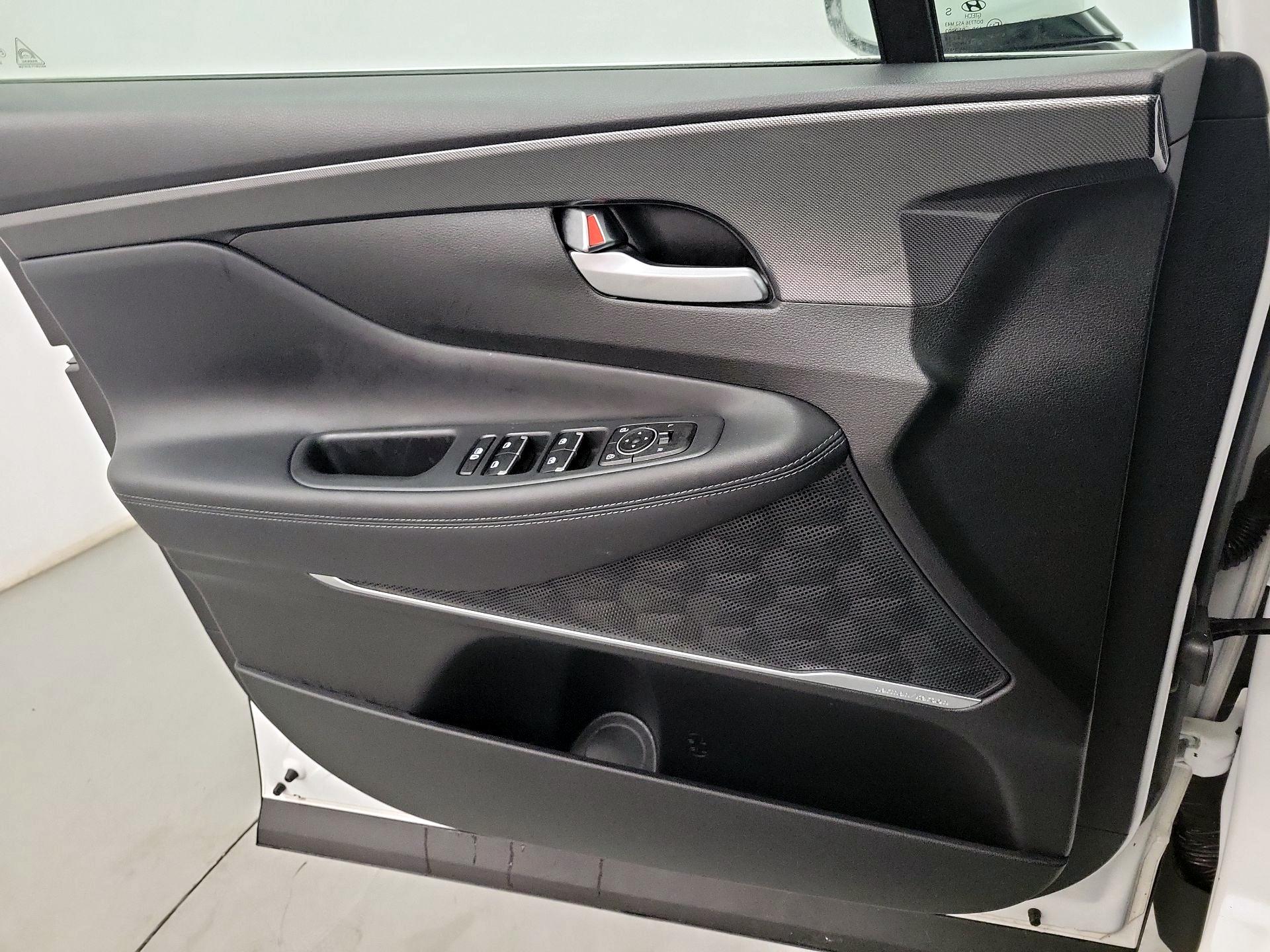 Thumbnail: 2023 Hyundai Santa Fe - 10