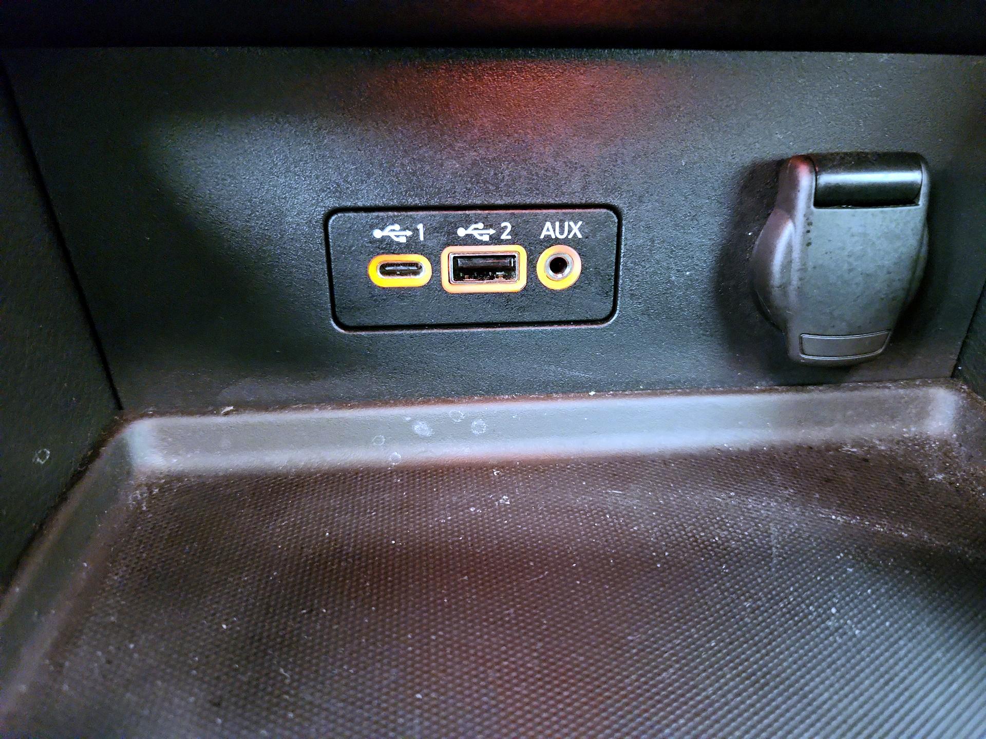 Thumbnail: 2022 Nissan Sentra - 18