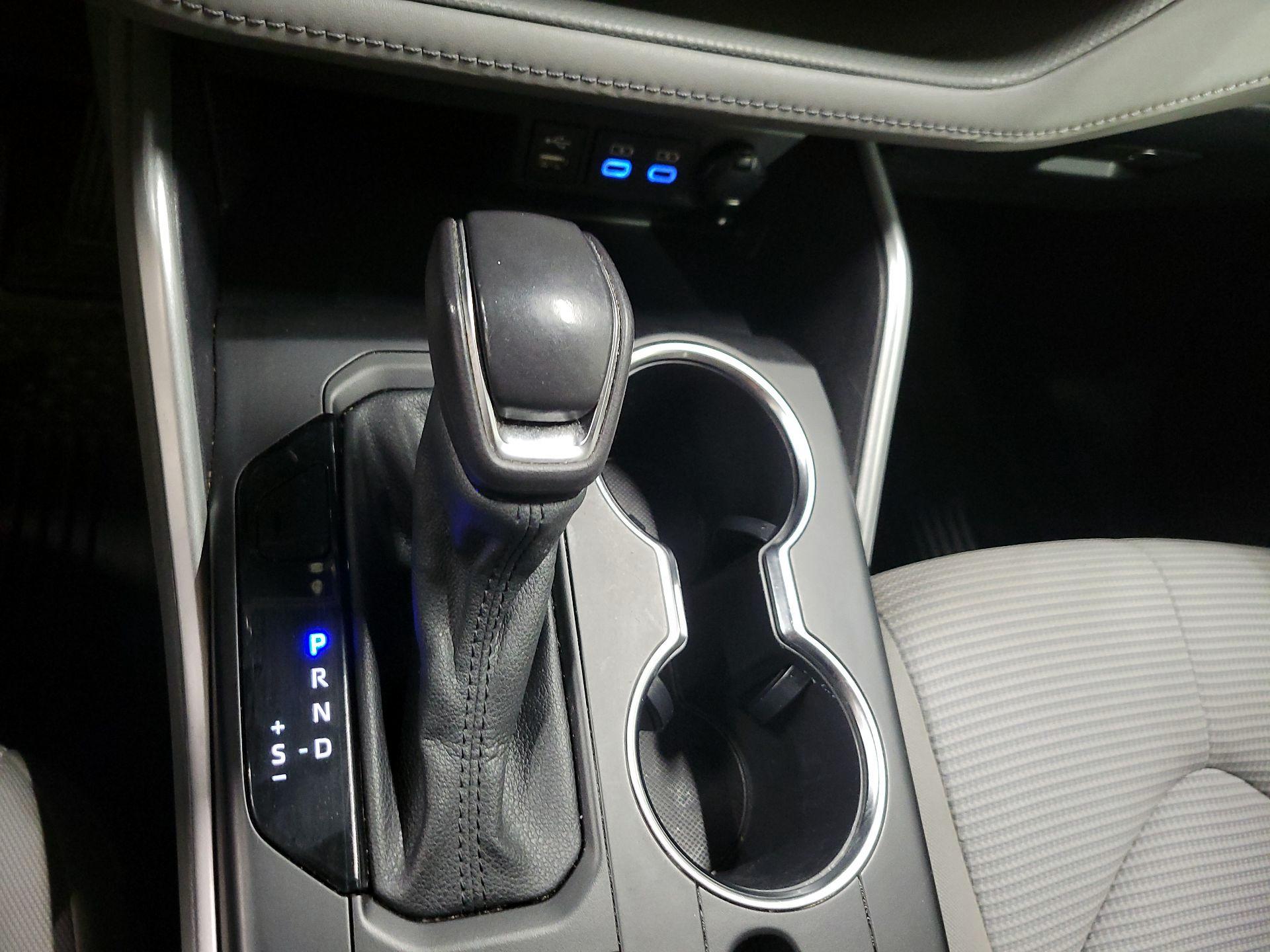 Thumbnail: 2022 Toyota Highlander - 17