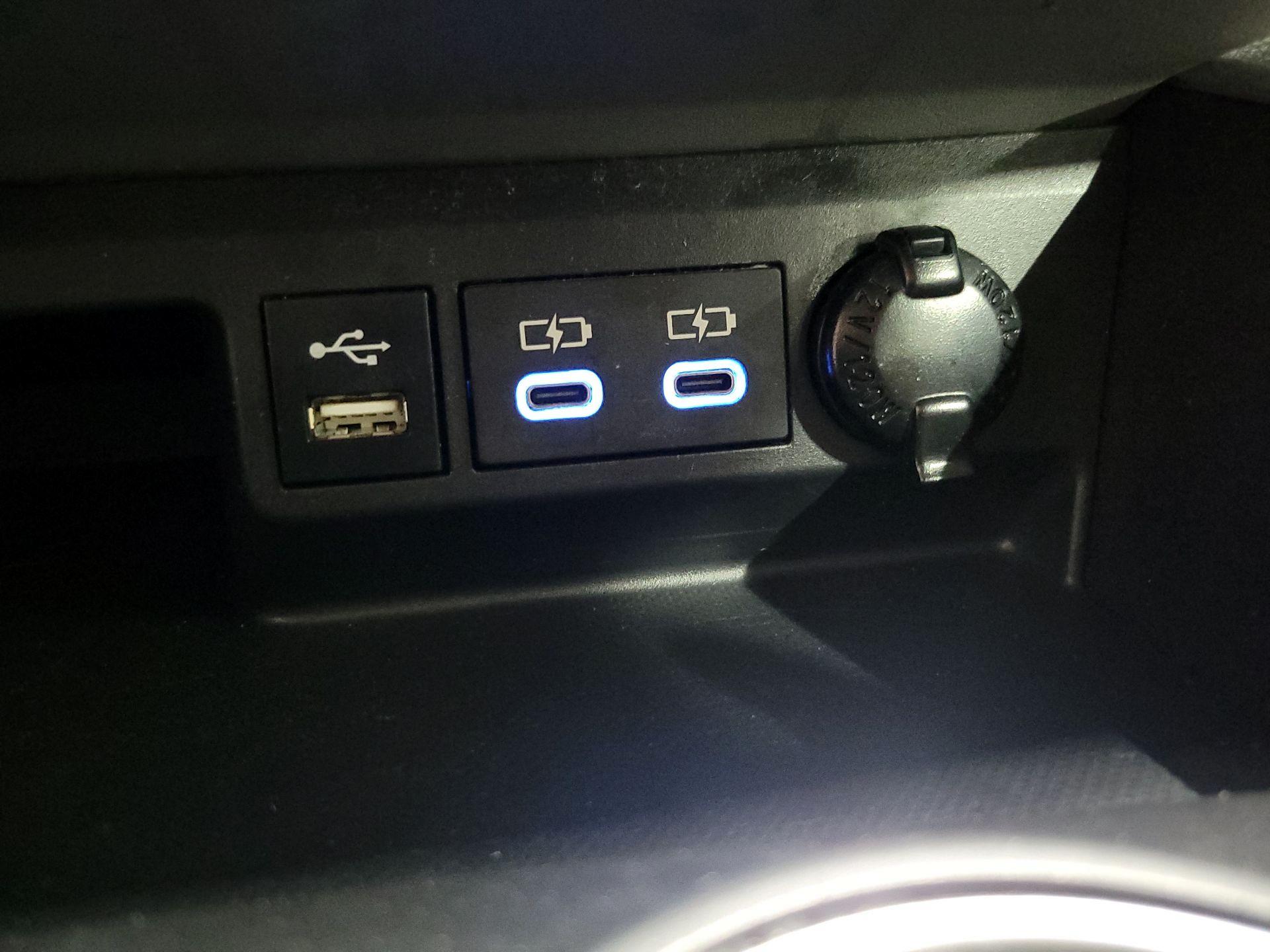 Thumbnail: 2022 Toyota Highlander - 18