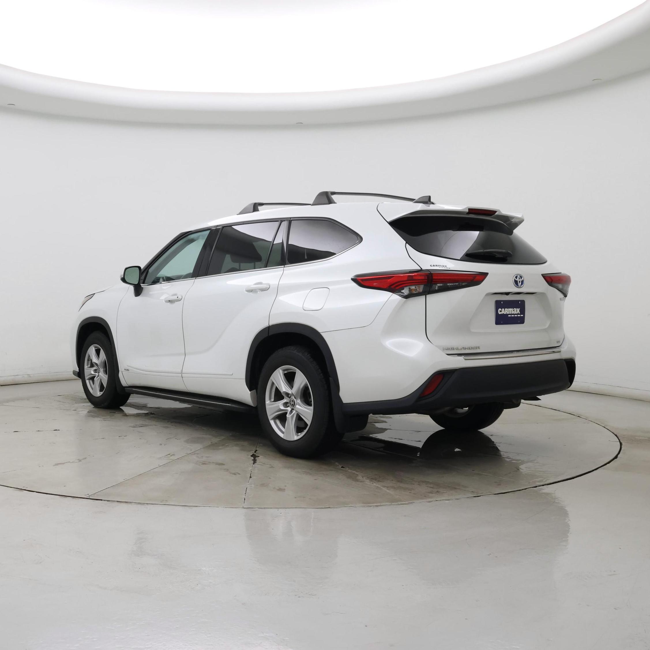 Thumbnail: 2022 Toyota Highlander - 2