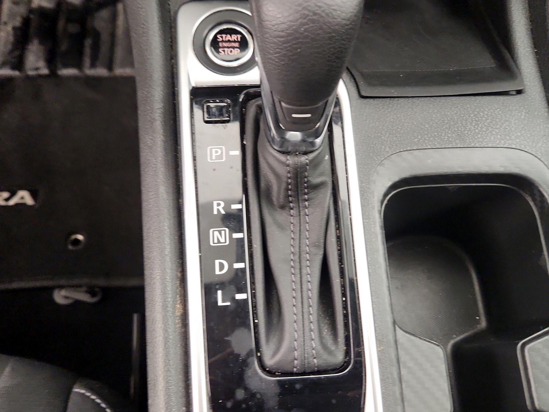 Thumbnail: 2023 Nissan Sentra - 17