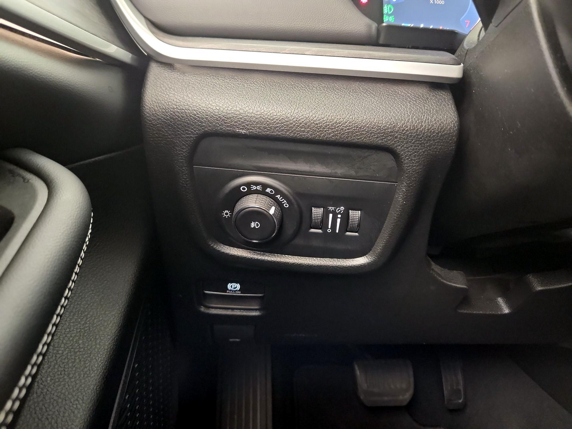 Thumbnail: 2023 Jeep Grand Cherokee - 13