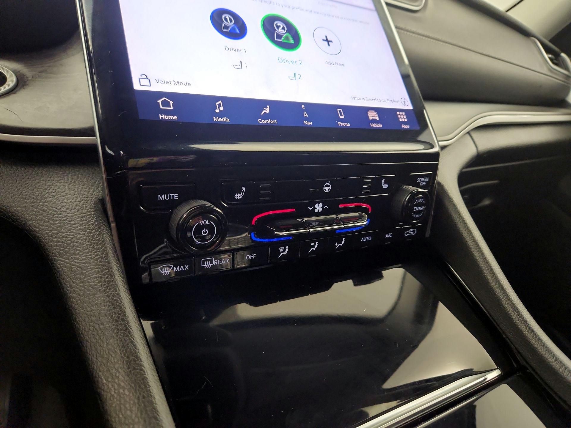 Thumbnail: 2023 Jeep Grand Cherokee - 17