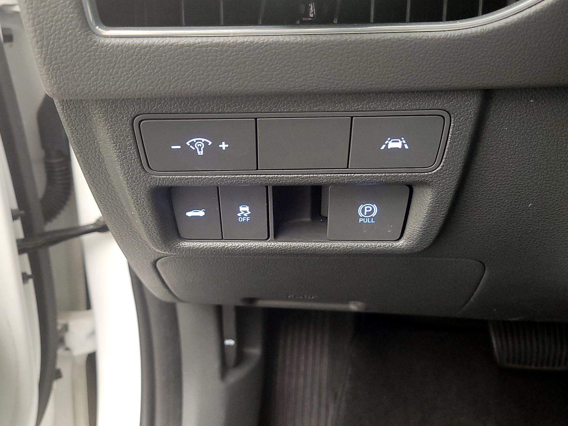 Thumbnail: 2023 Hyundai Sonata - 13