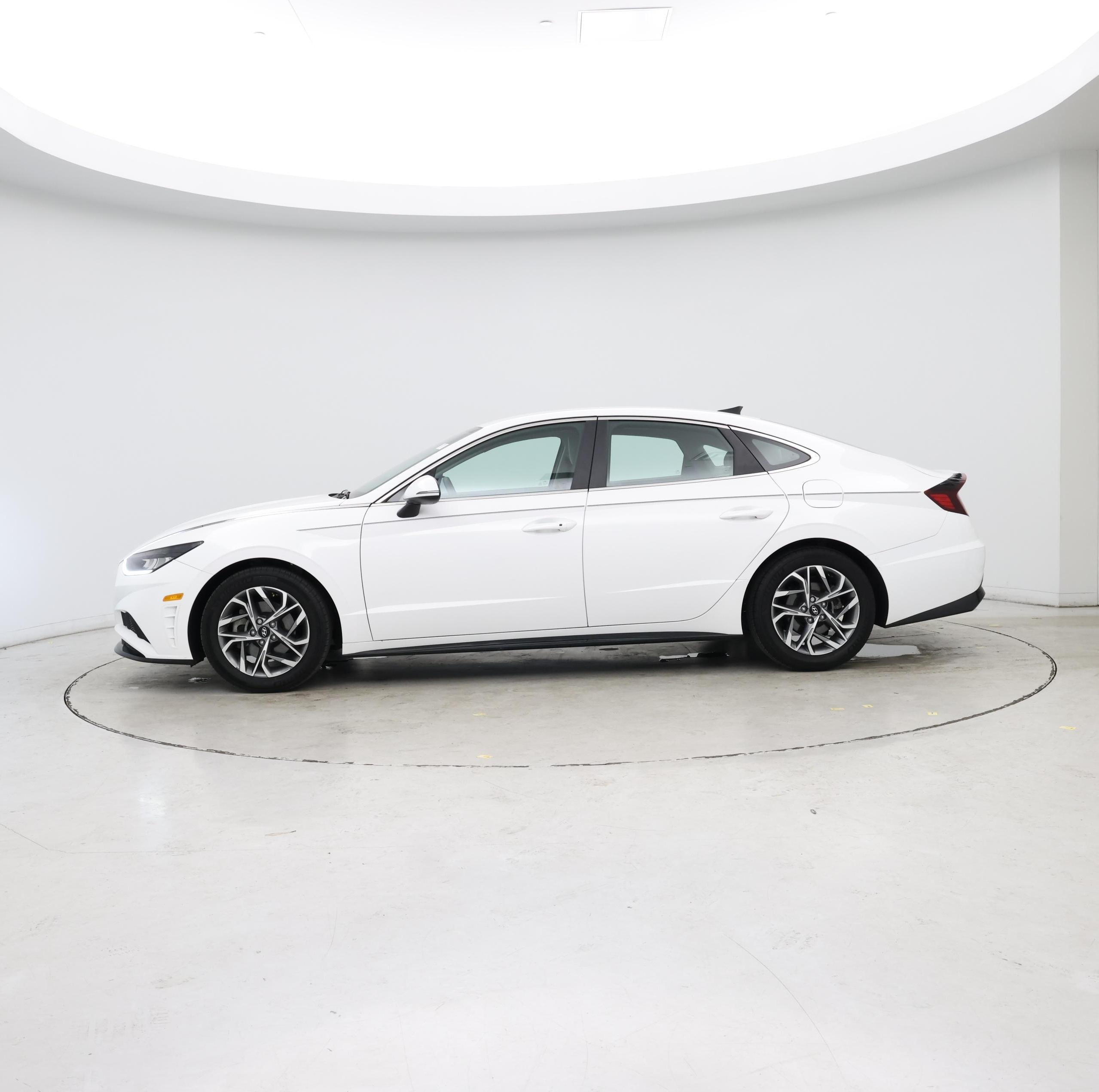 Thumbnail: 2023 Hyundai Sonata - 3