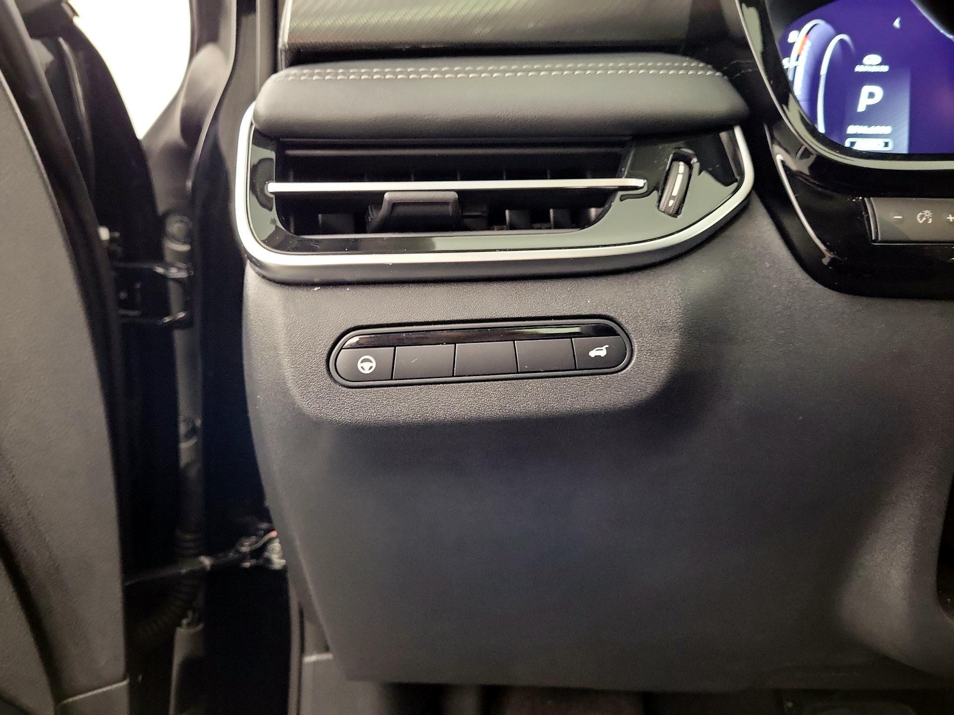 Thumbnail: 2023 INFINITI QX60 - 11