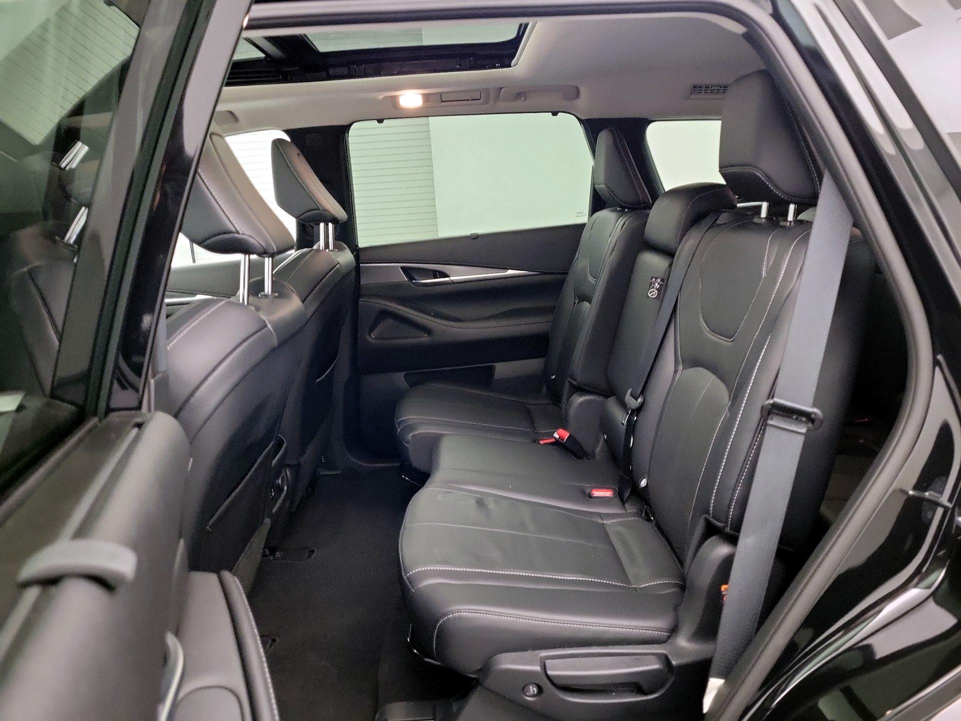 Thumbnail: 2023 INFINITI QX60 - 19