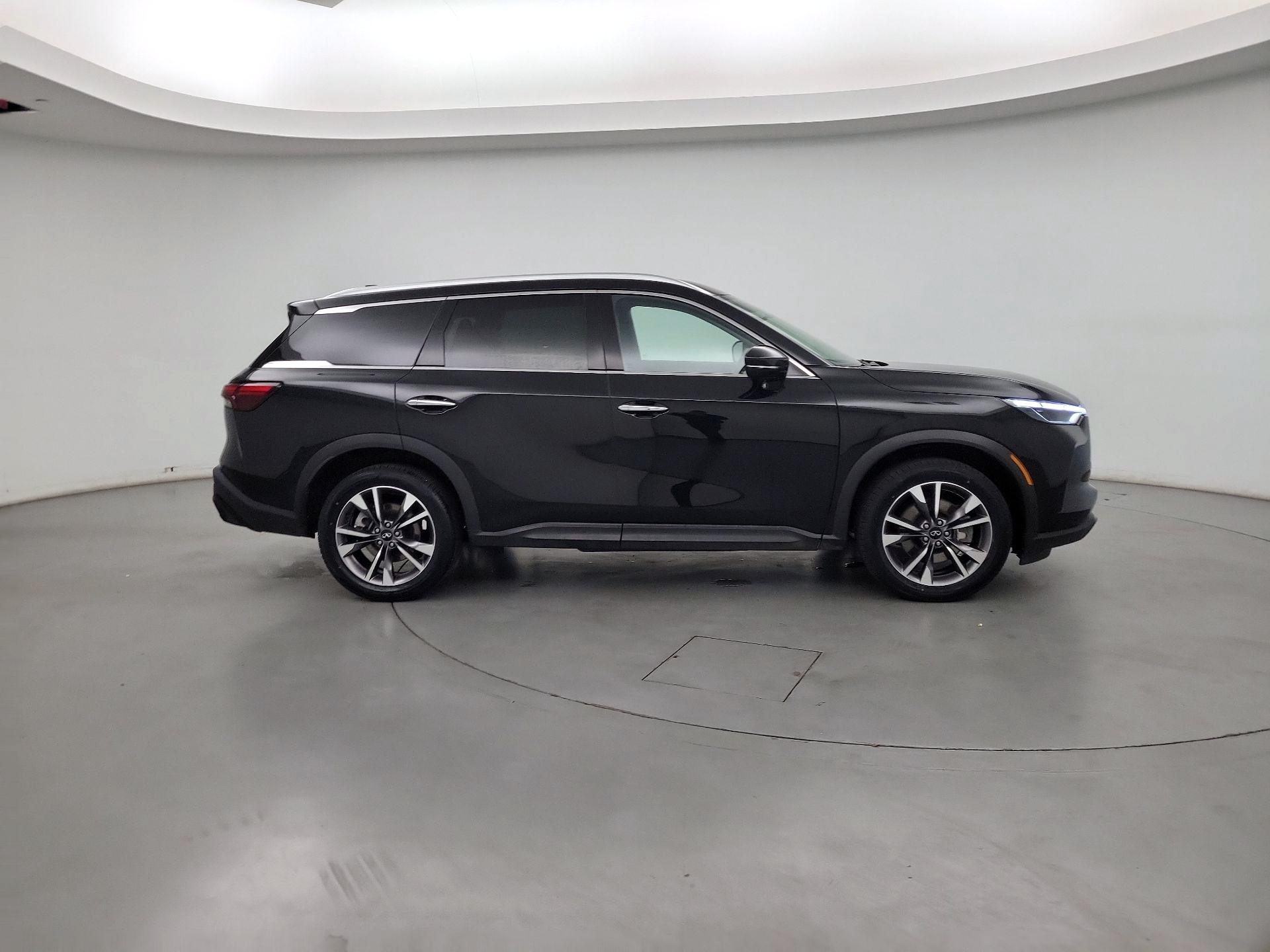 Thumbnail: 2023 INFINITI QX60 - 4