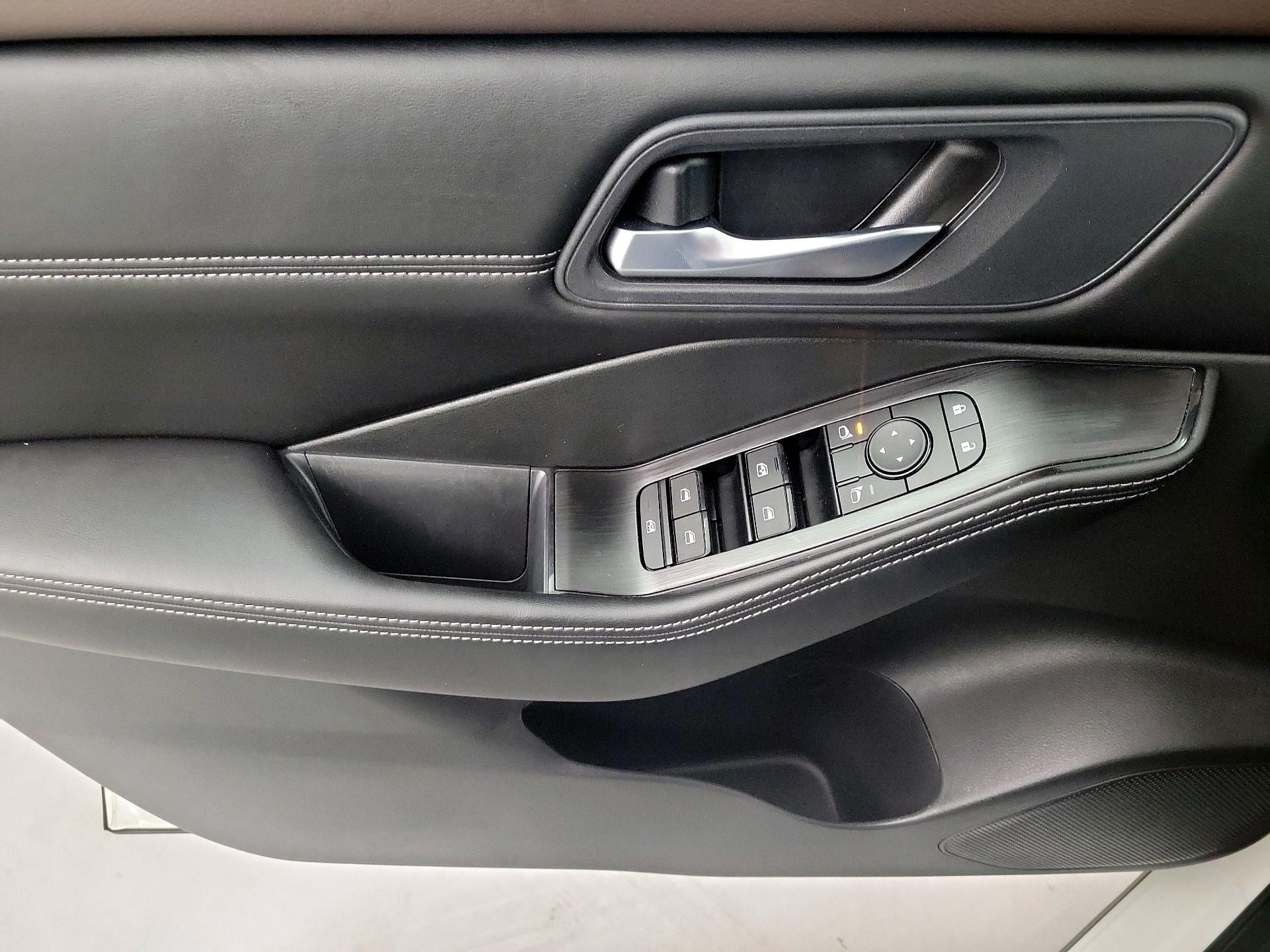 Thumbnail: 2023 Nissan Rogue - 10