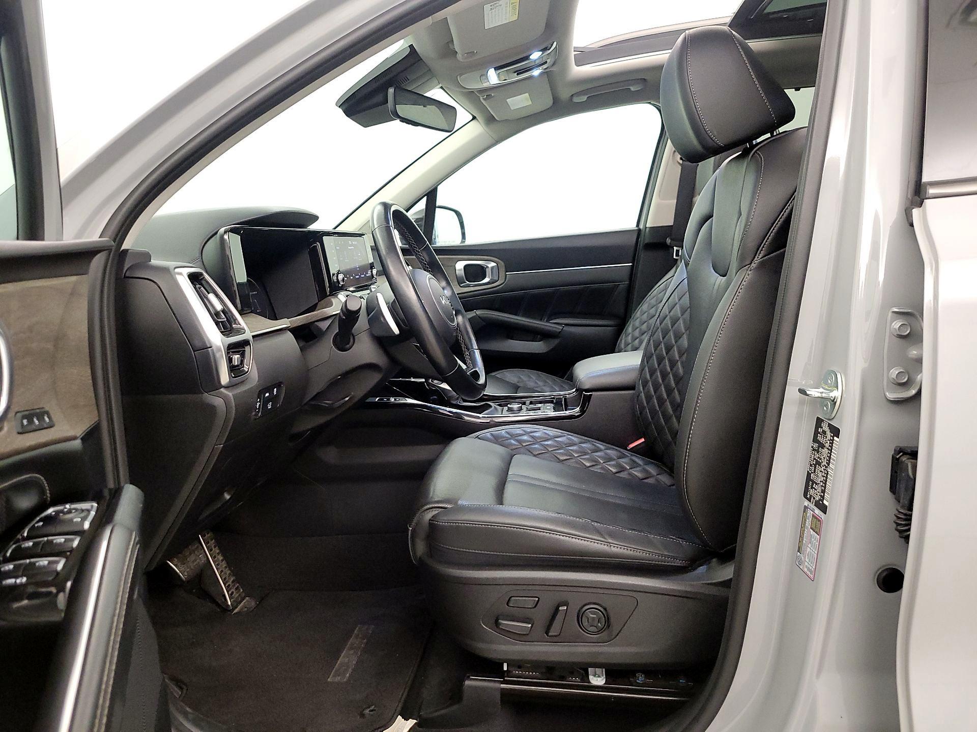 Thumbnail: 2023 Kia Sorento - 11