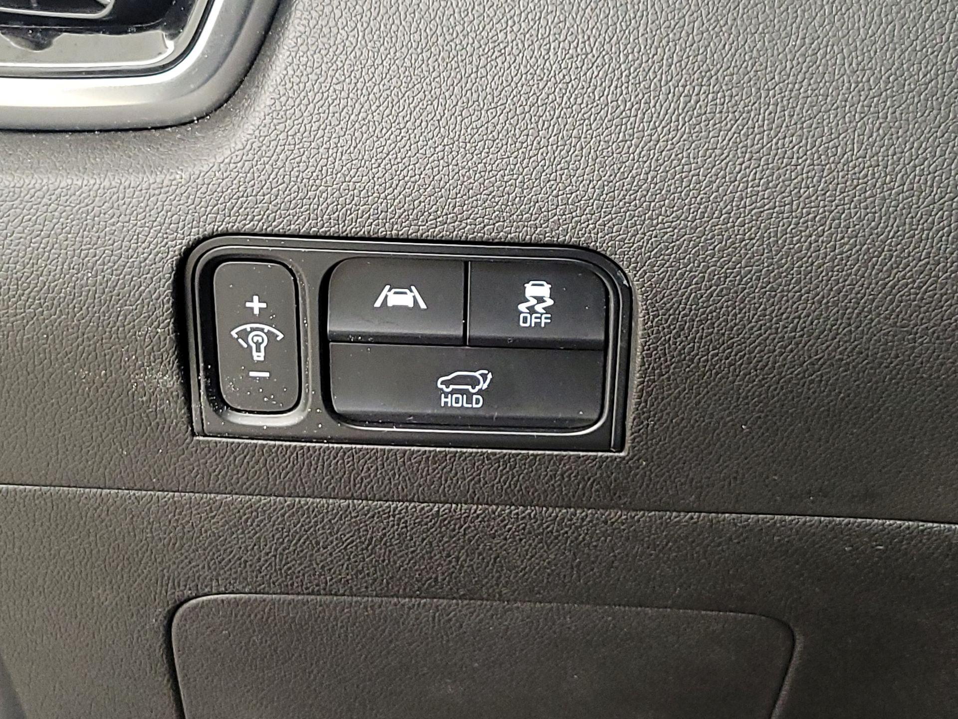 Thumbnail: 2023 Kia Sorento - 13