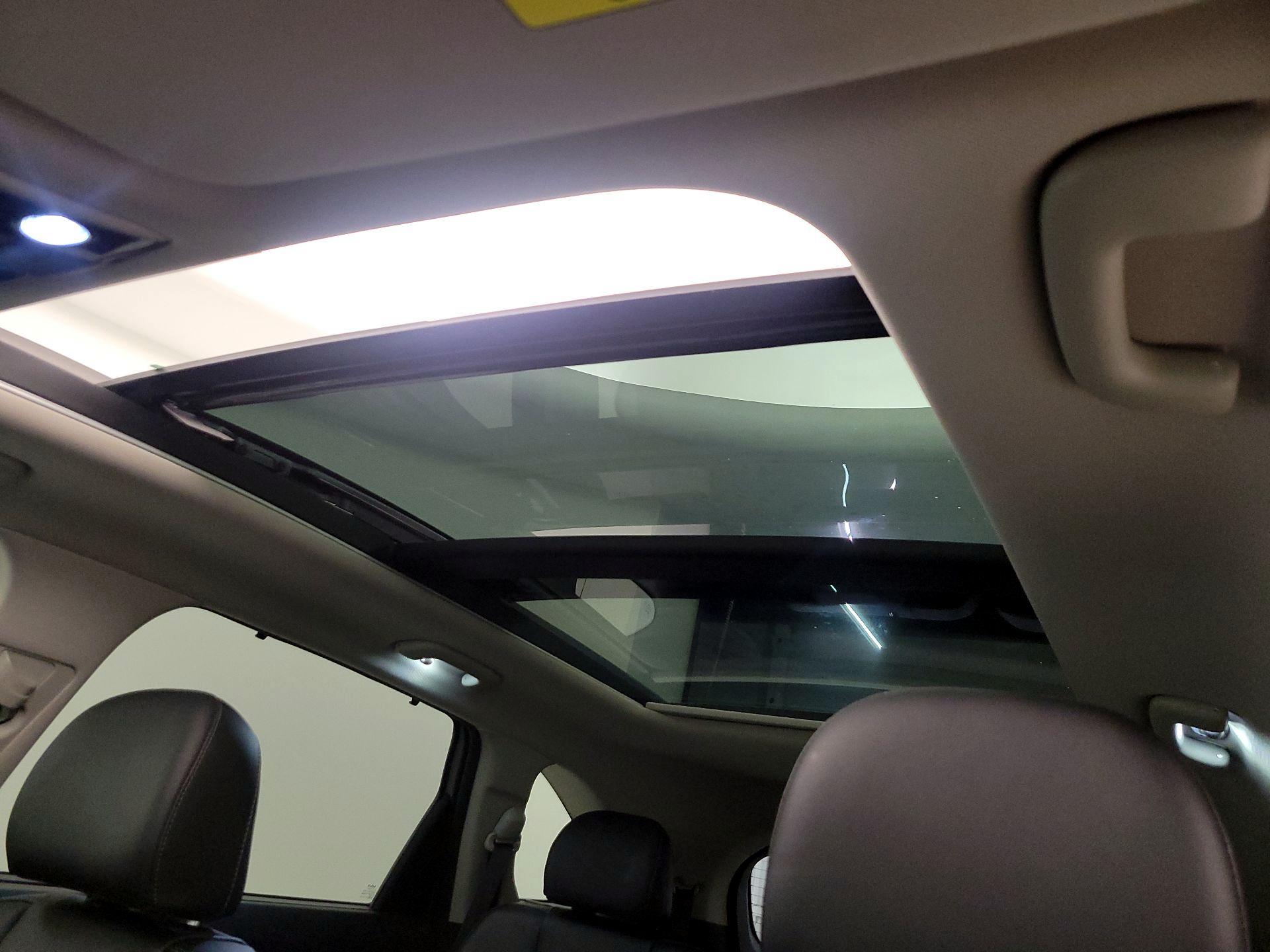 Thumbnail: 2023 Kia Sorento - 20