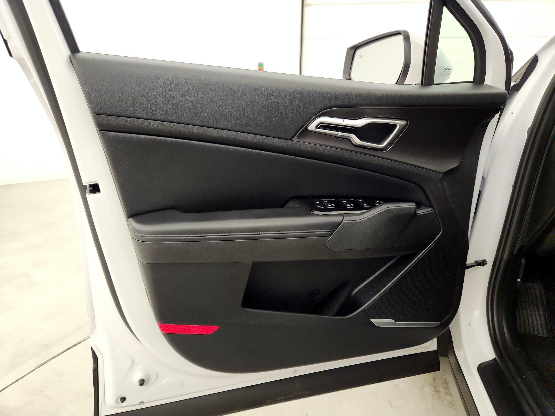 Thumbnail: 2023 Kia Sportage - 12