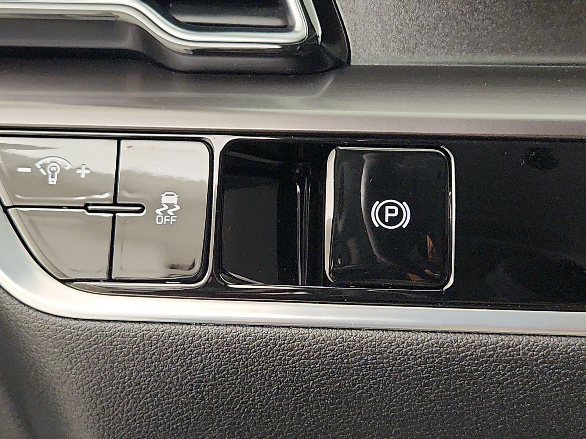 Thumbnail: 2023 Kia Sportage - 13