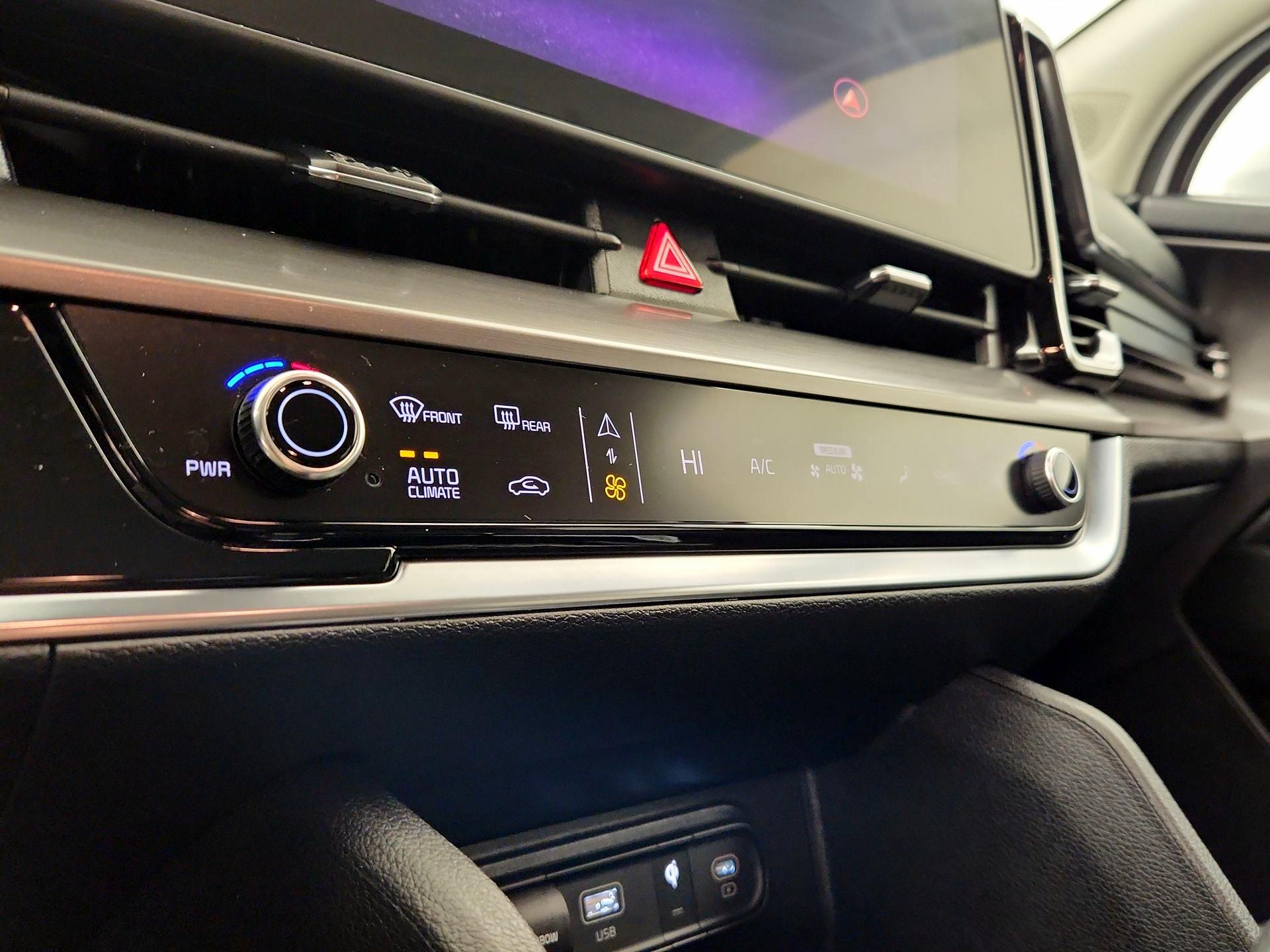 Thumbnail: 2023 Kia Sportage - 17