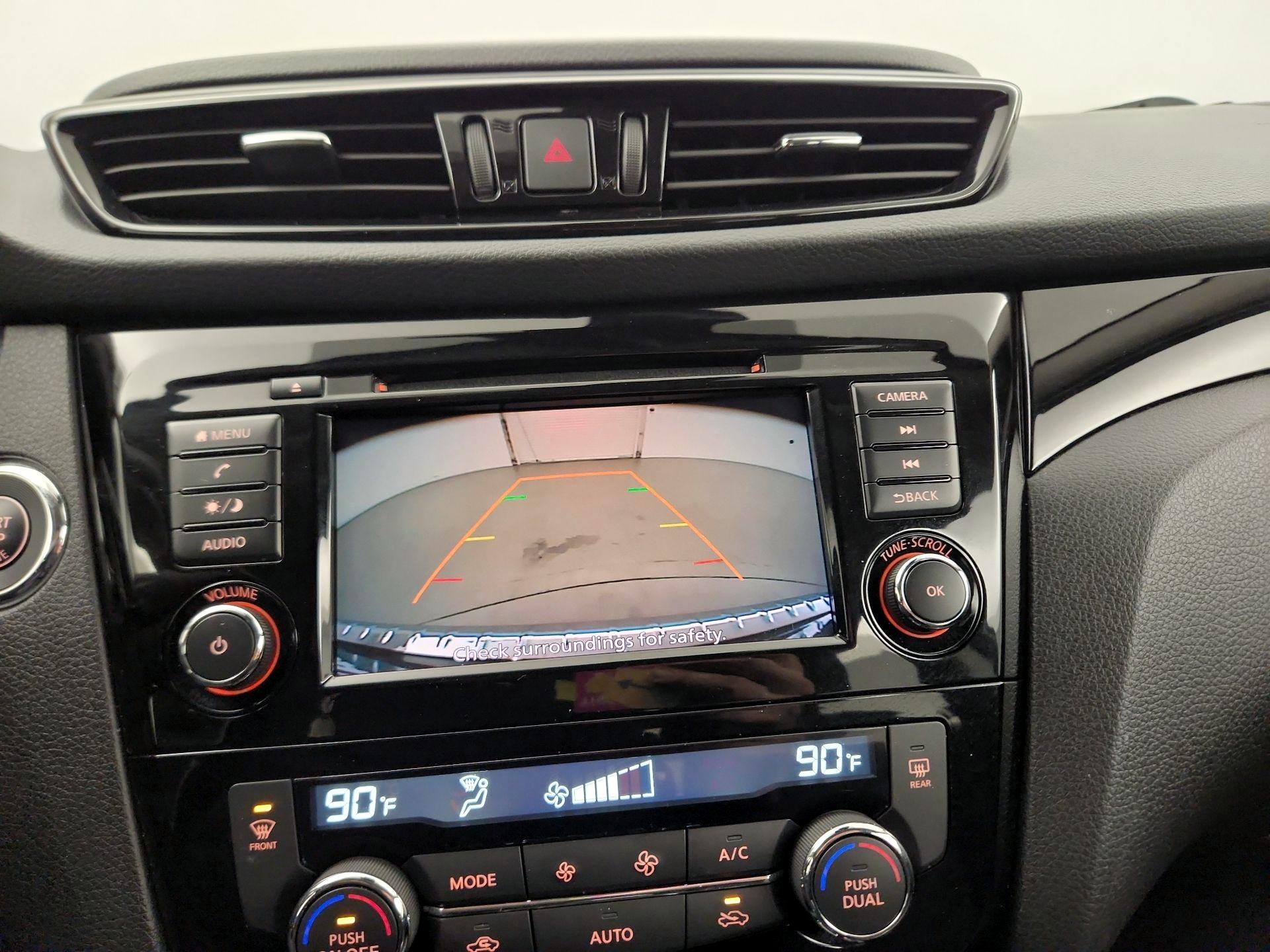 Thumbnail: 2021 Nissan Rogue Sport - 12