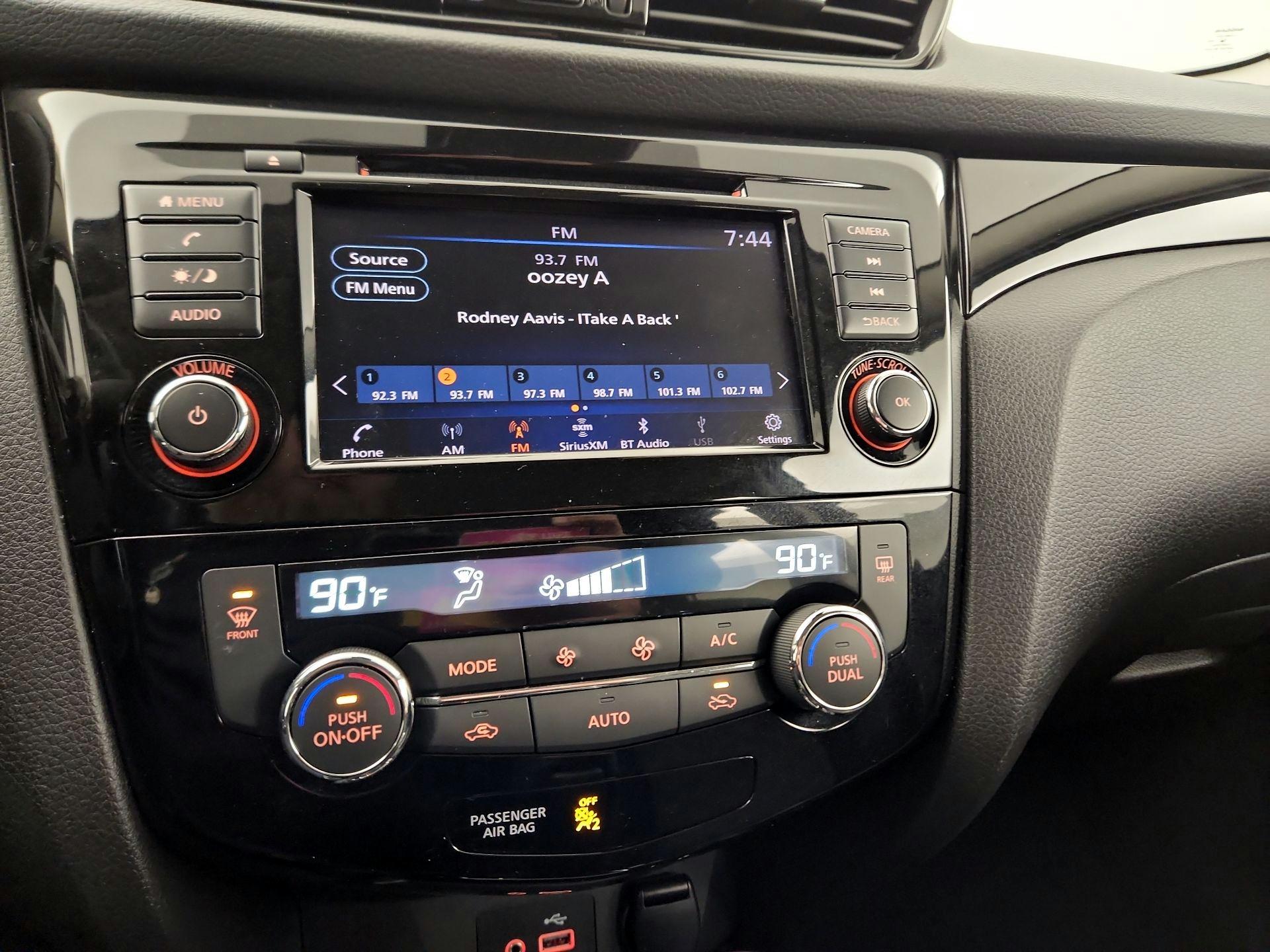 Thumbnail: 2021 Nissan Rogue Sport - 14