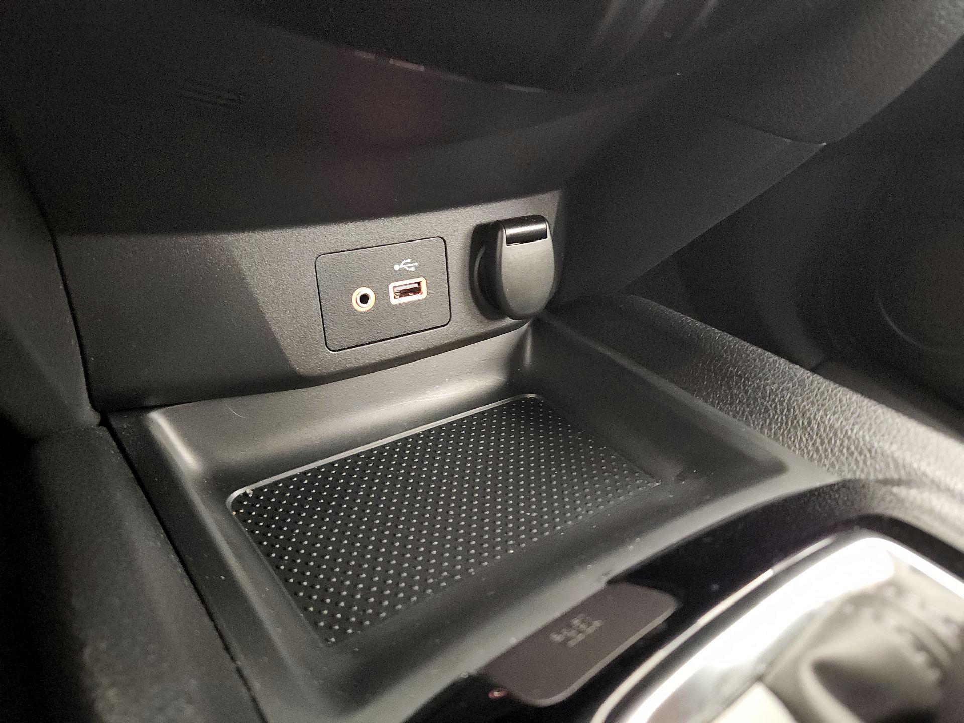 Thumbnail: 2021 Nissan Rogue Sport - 16