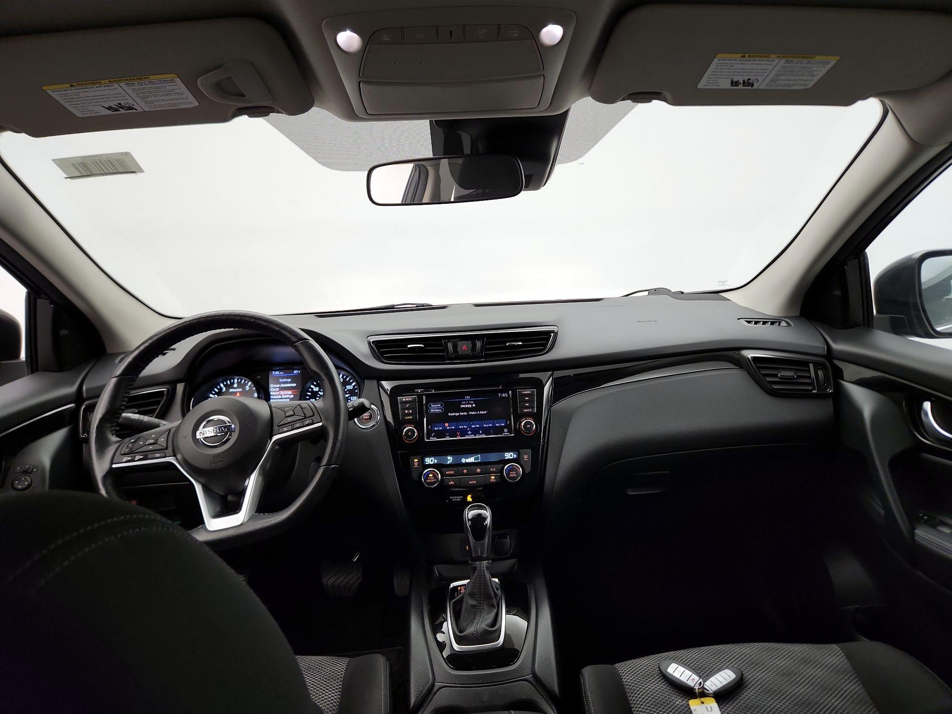 Thumbnail: 2021 Nissan Rogue Sport - 8