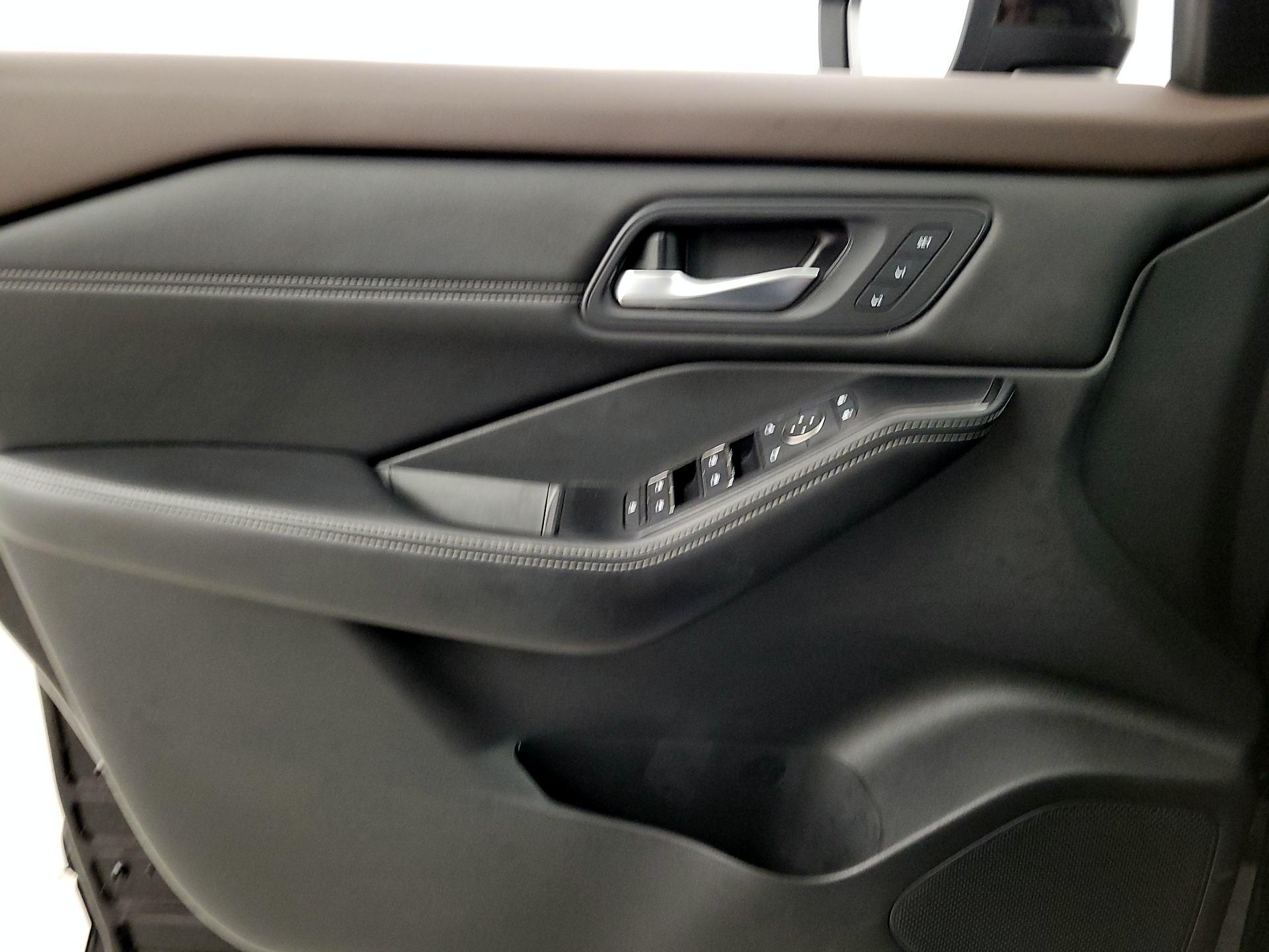 Thumbnail: 2023 Nissan Rogue - 12