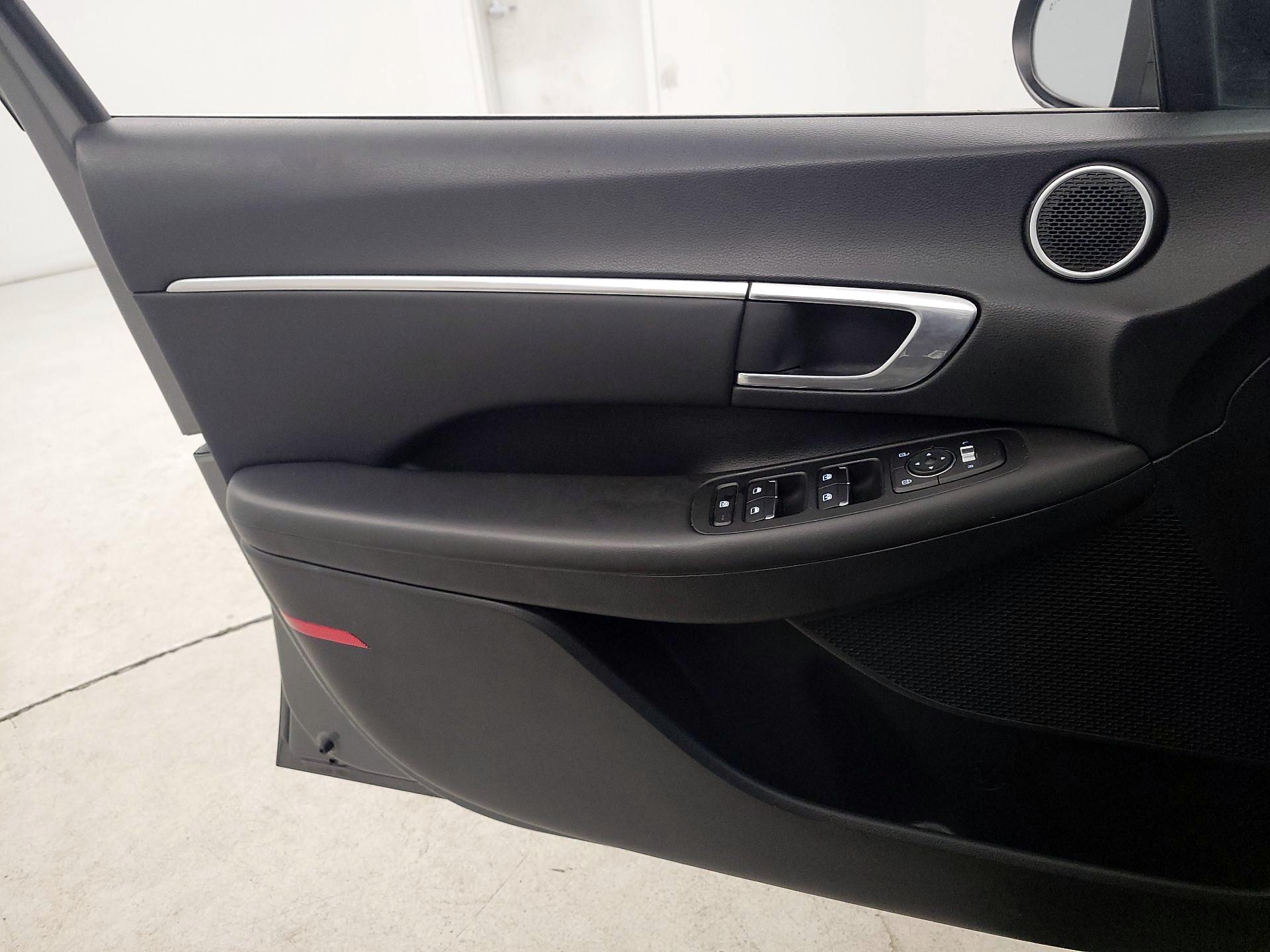 Thumbnail: 2023 Hyundai Sonata - 12