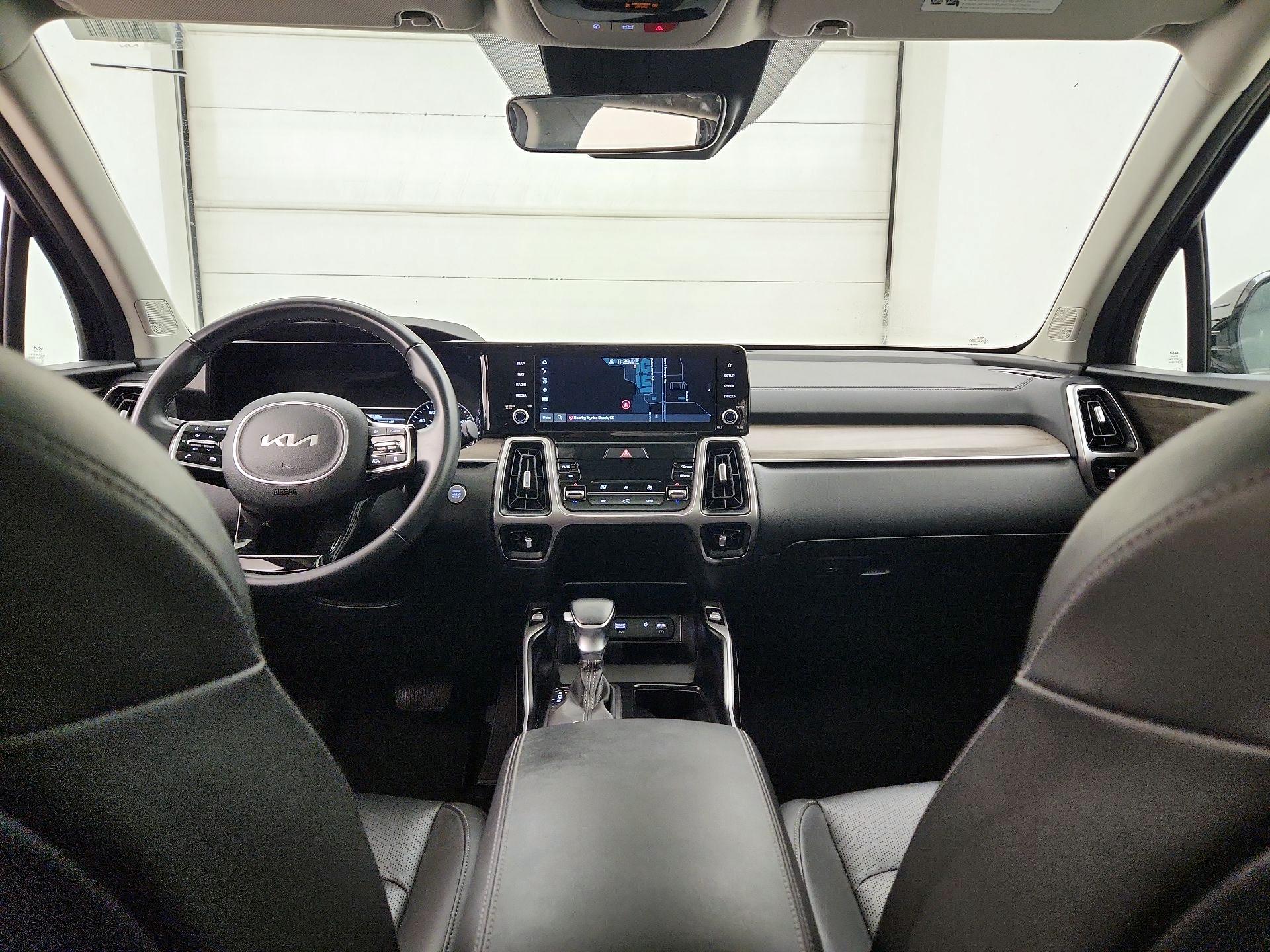 Thumbnail: 2023 Kia Sorento - 9