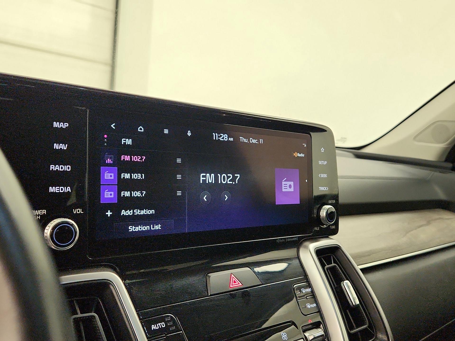 Thumbnail: 2023 Kia Sorento - 16